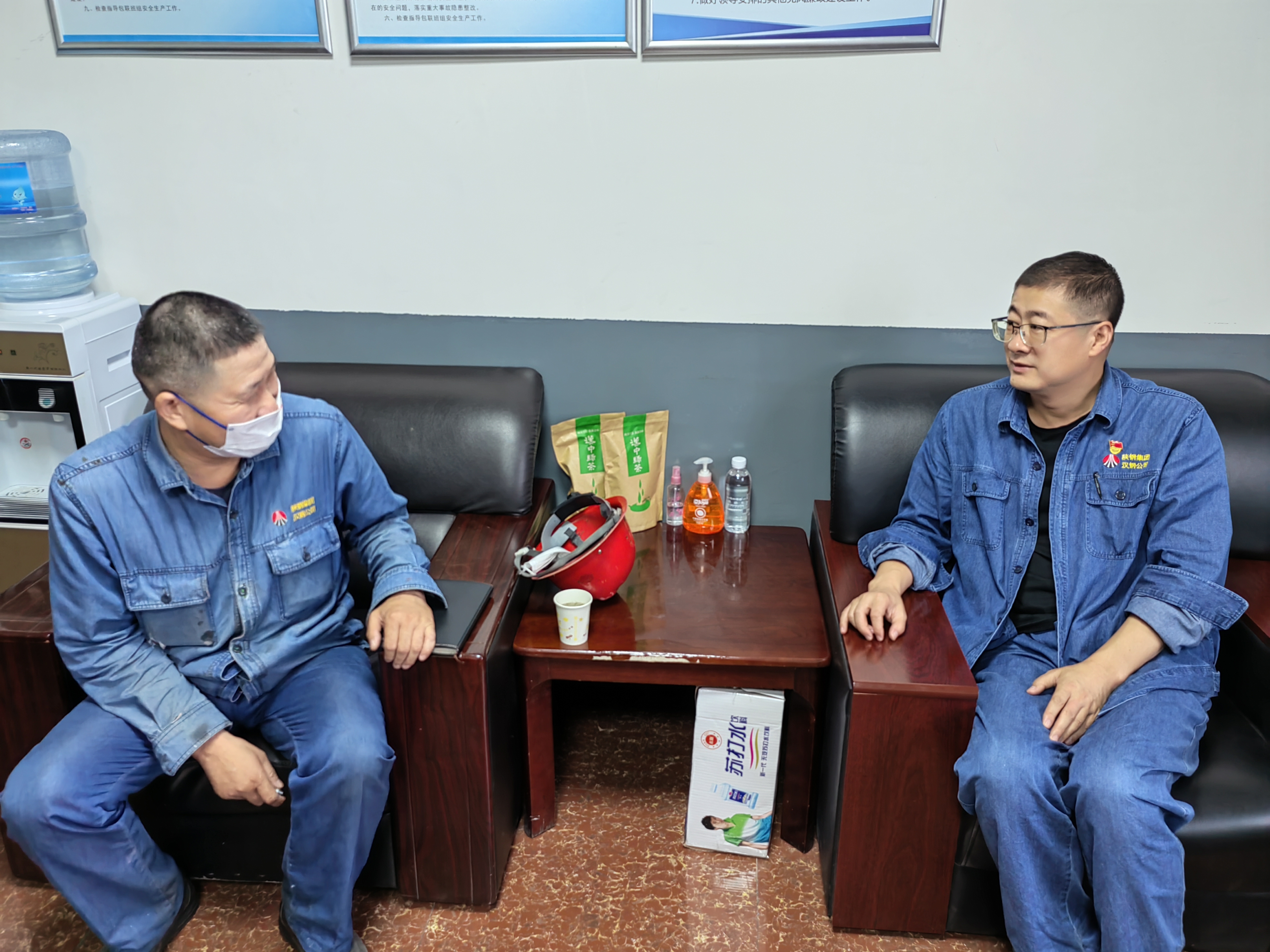 规定动作＋自选动作  这里的“花样作风”有温度