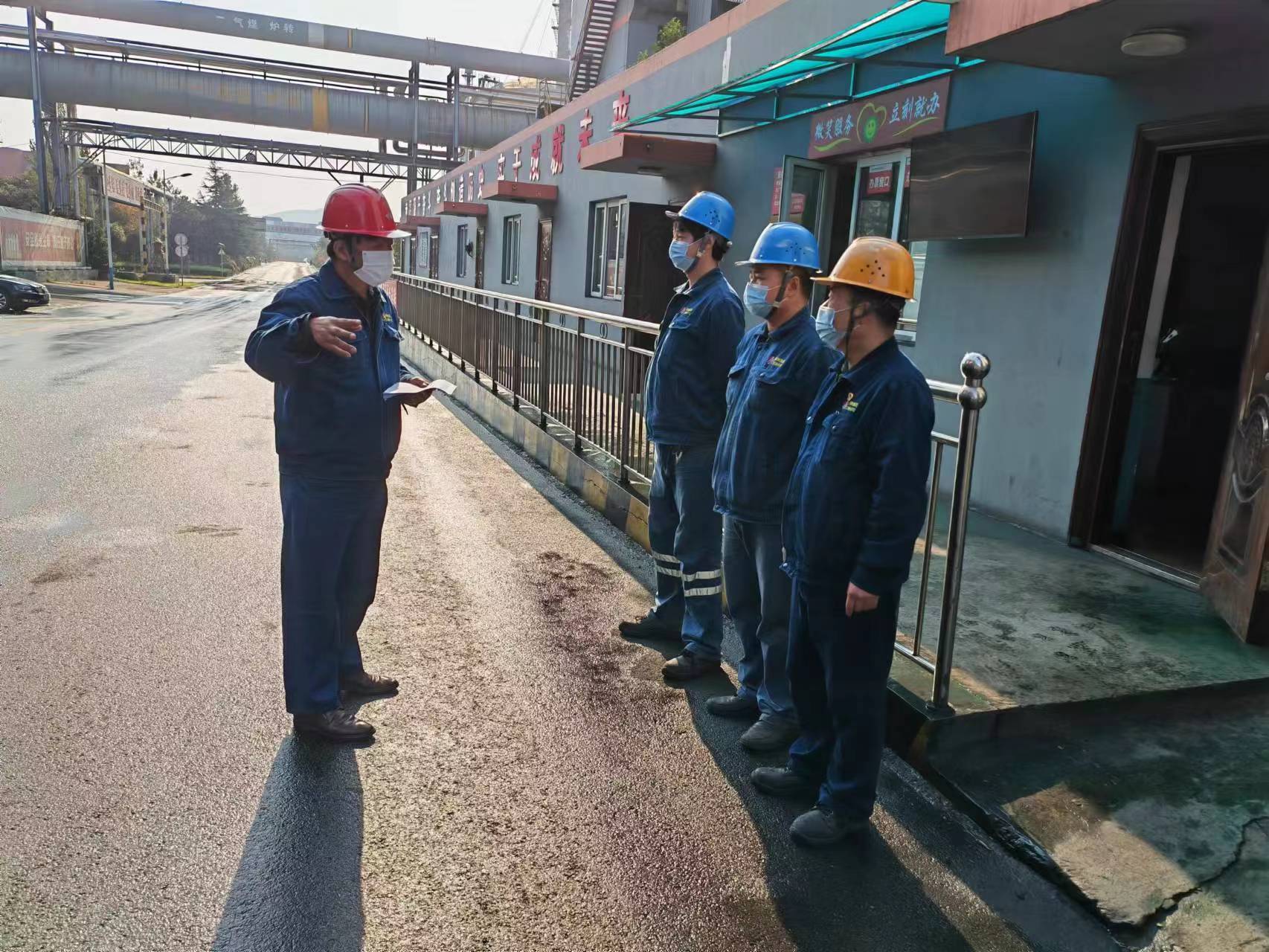 抓效益保顺畅，做好企业生产经营护航人