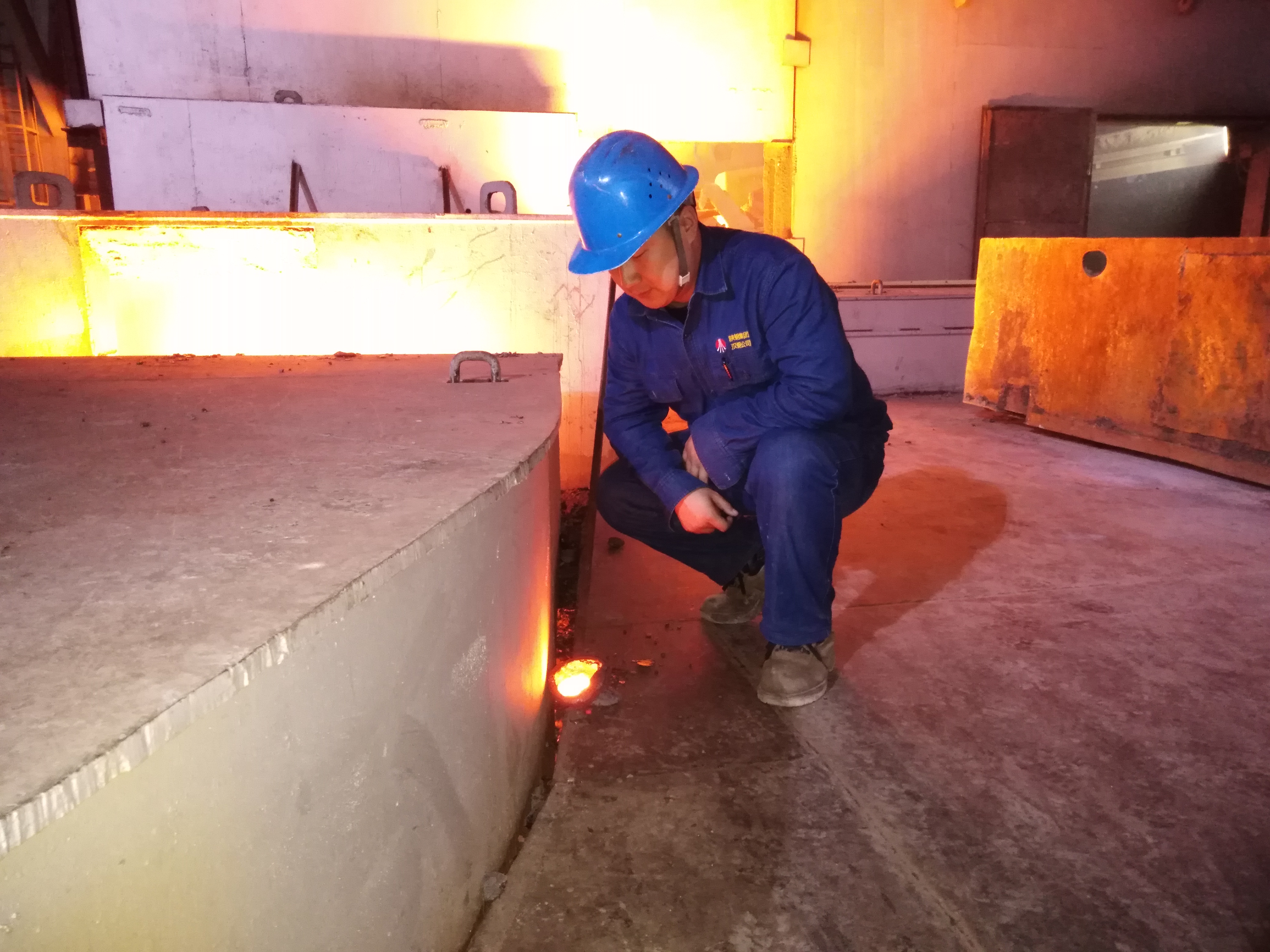 钢城里的“夫妻档” 钢城里的“夫妻档”