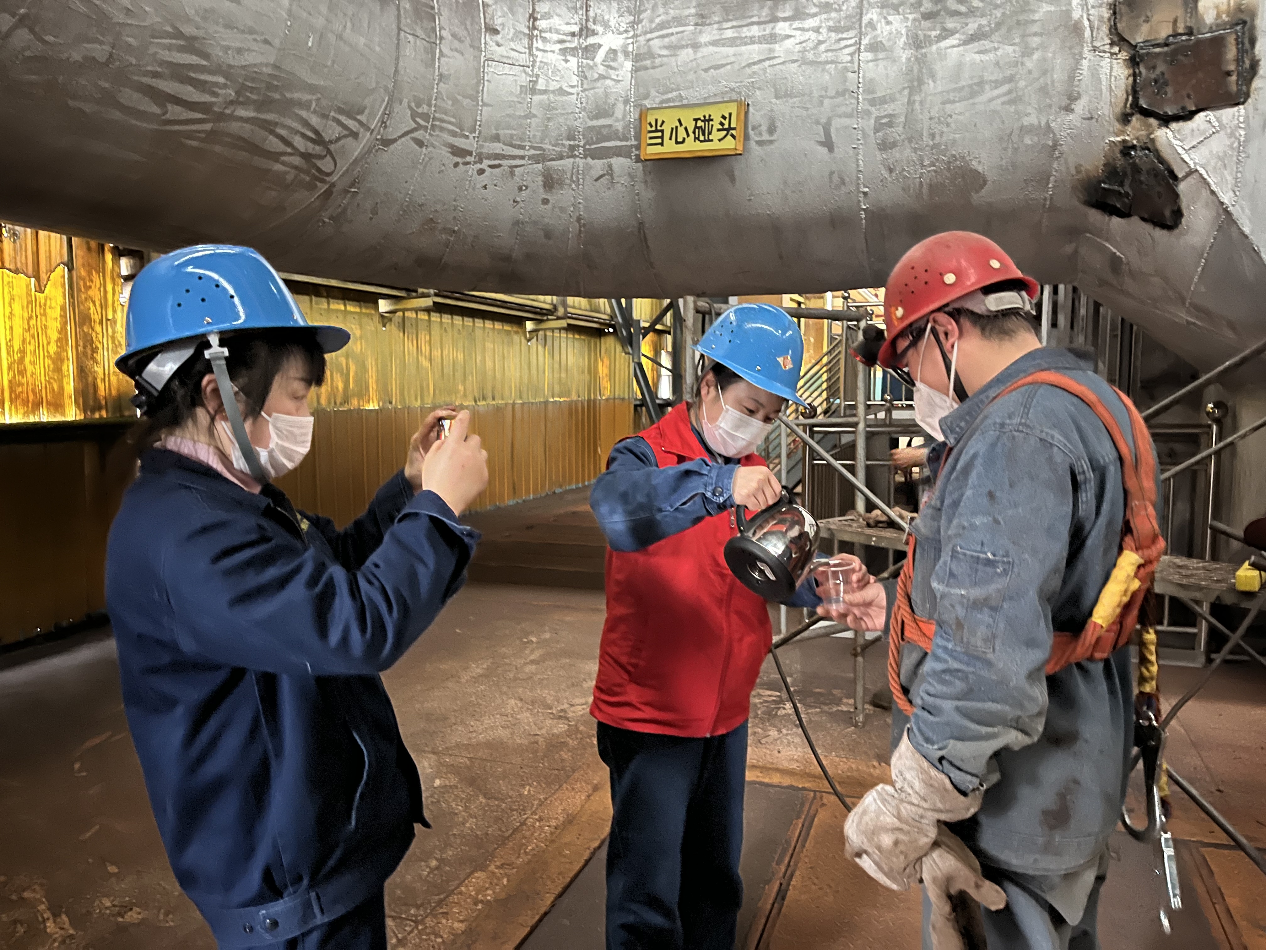 今天，我们把镜头对准自己