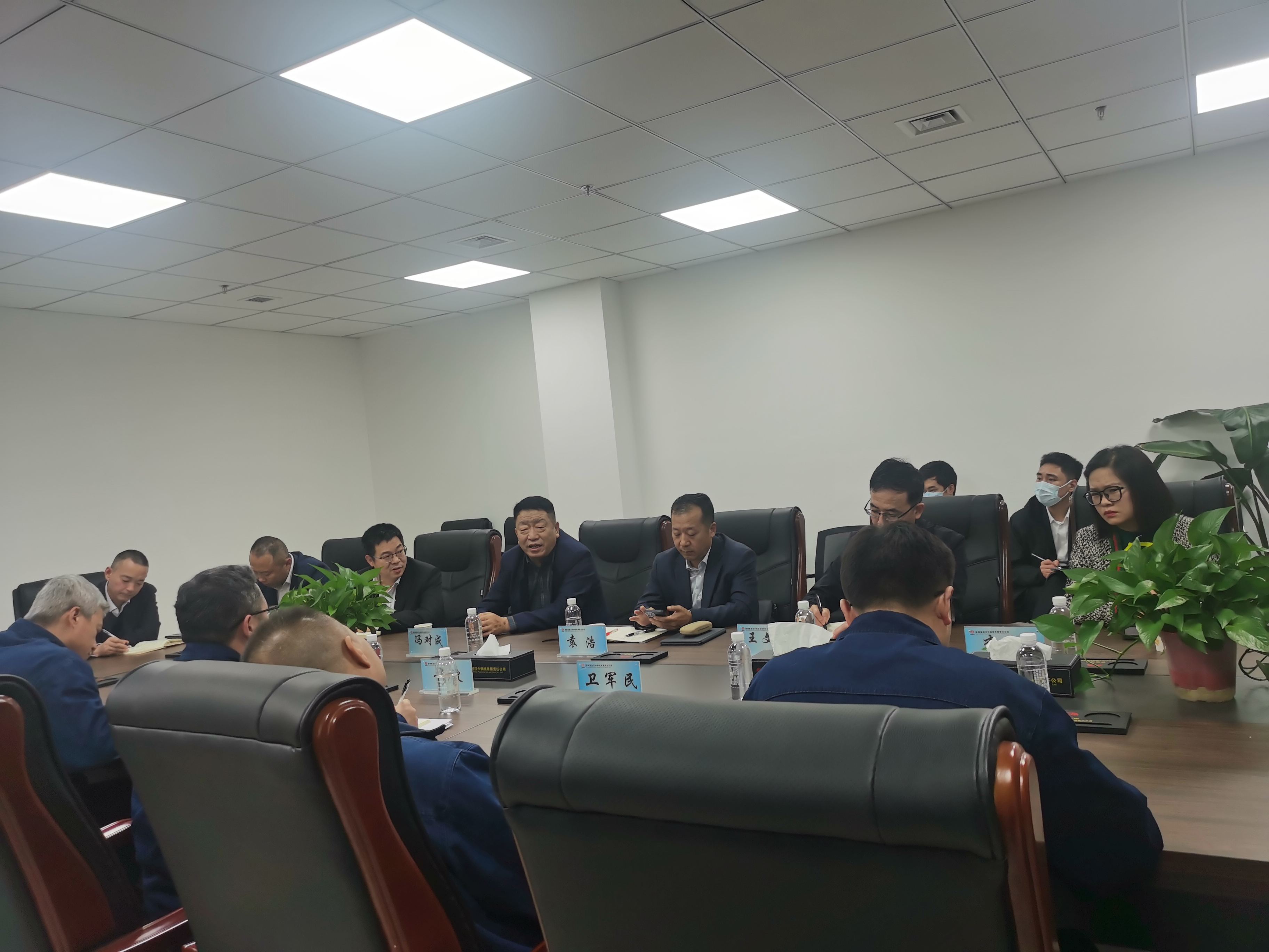 甘肃浩海煤化董事长冯对成,韩城公司常务副总经理袁浩一行到公司座谈 甘肃浩海煤化董事长冯对成,韩城公司常务副总经理袁浩一行到公司座谈