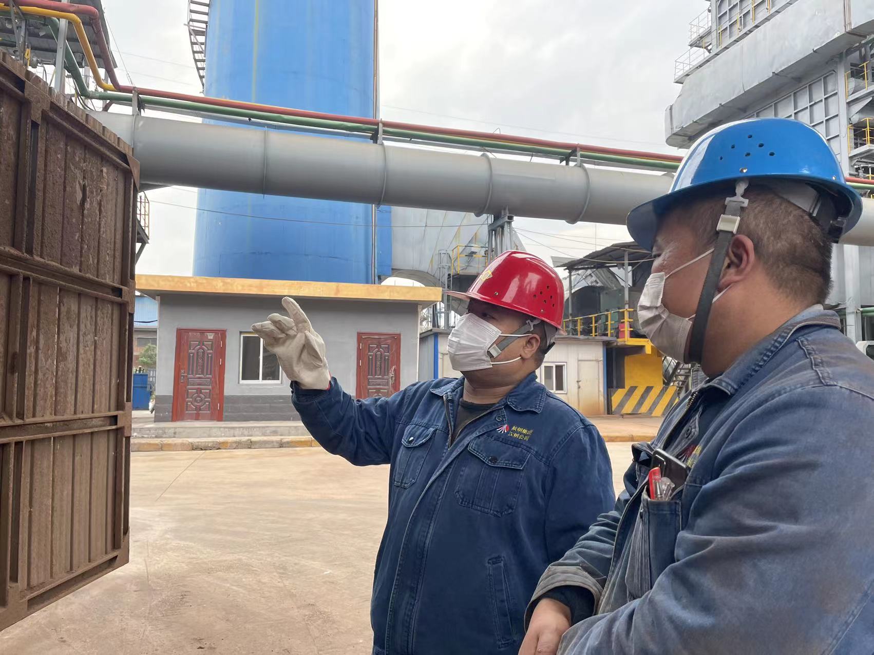 钢城里的“追光者” 钢城里的“追光者”