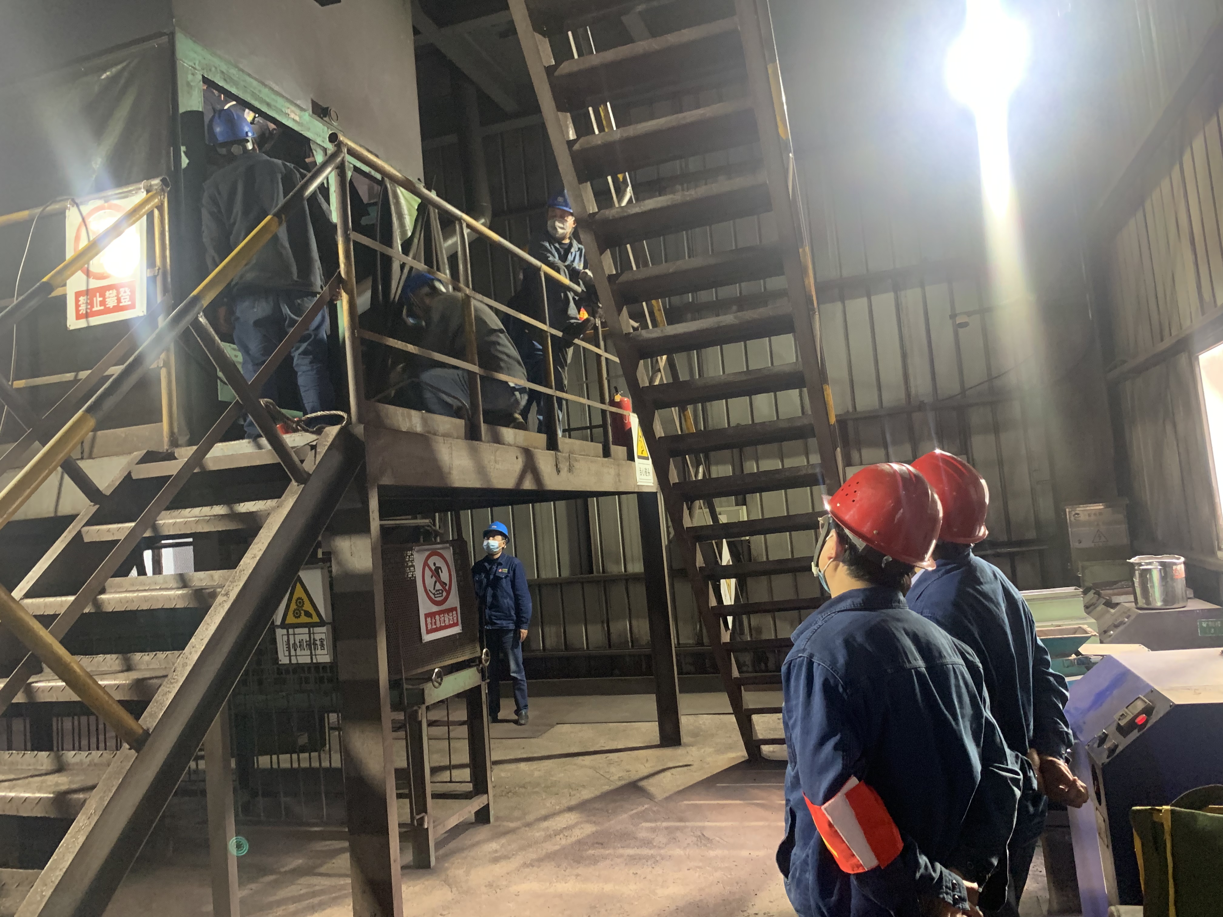 搂膝拗步，打好百日安全“组合拳”