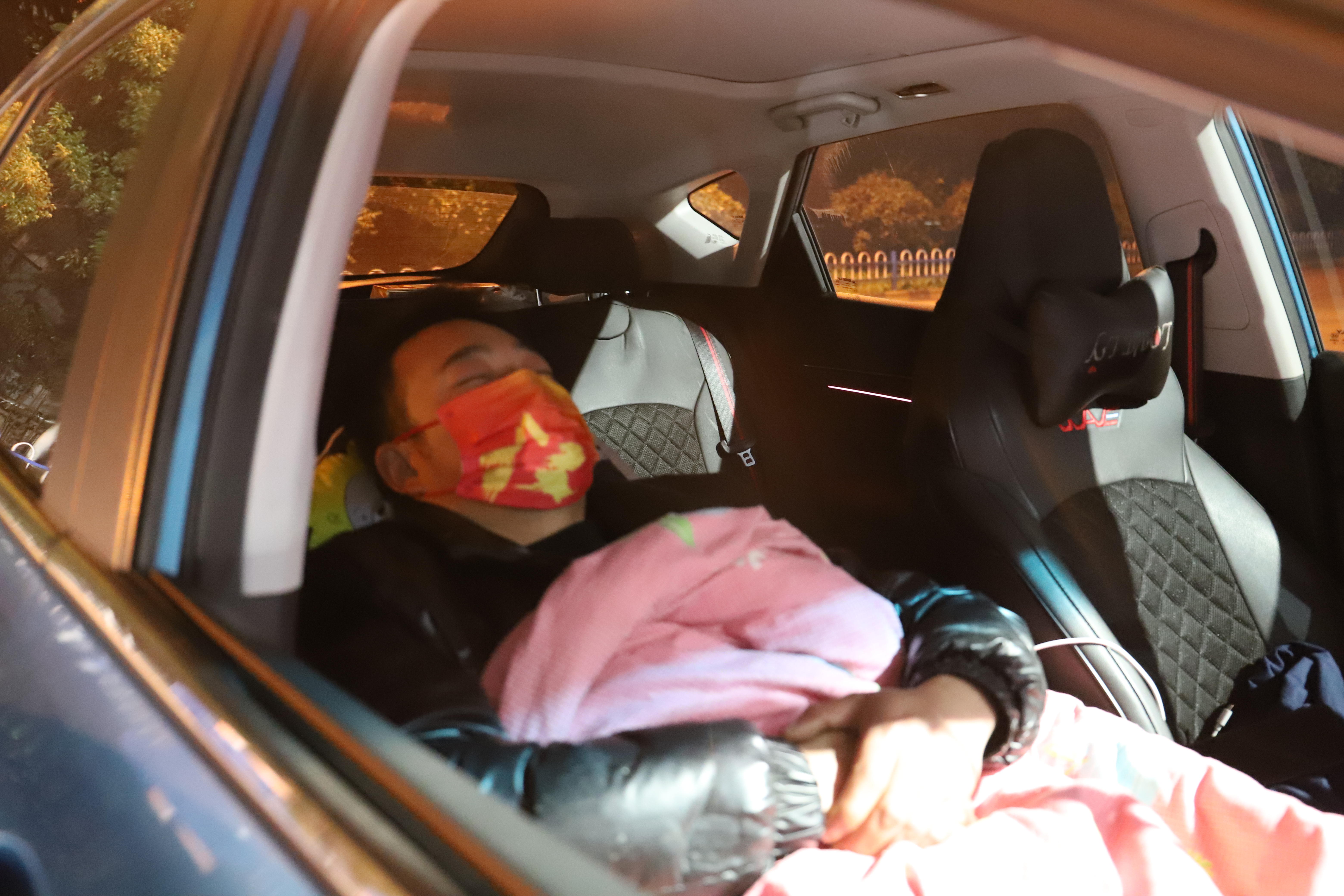 战“疫”中凝聚钢铁力量