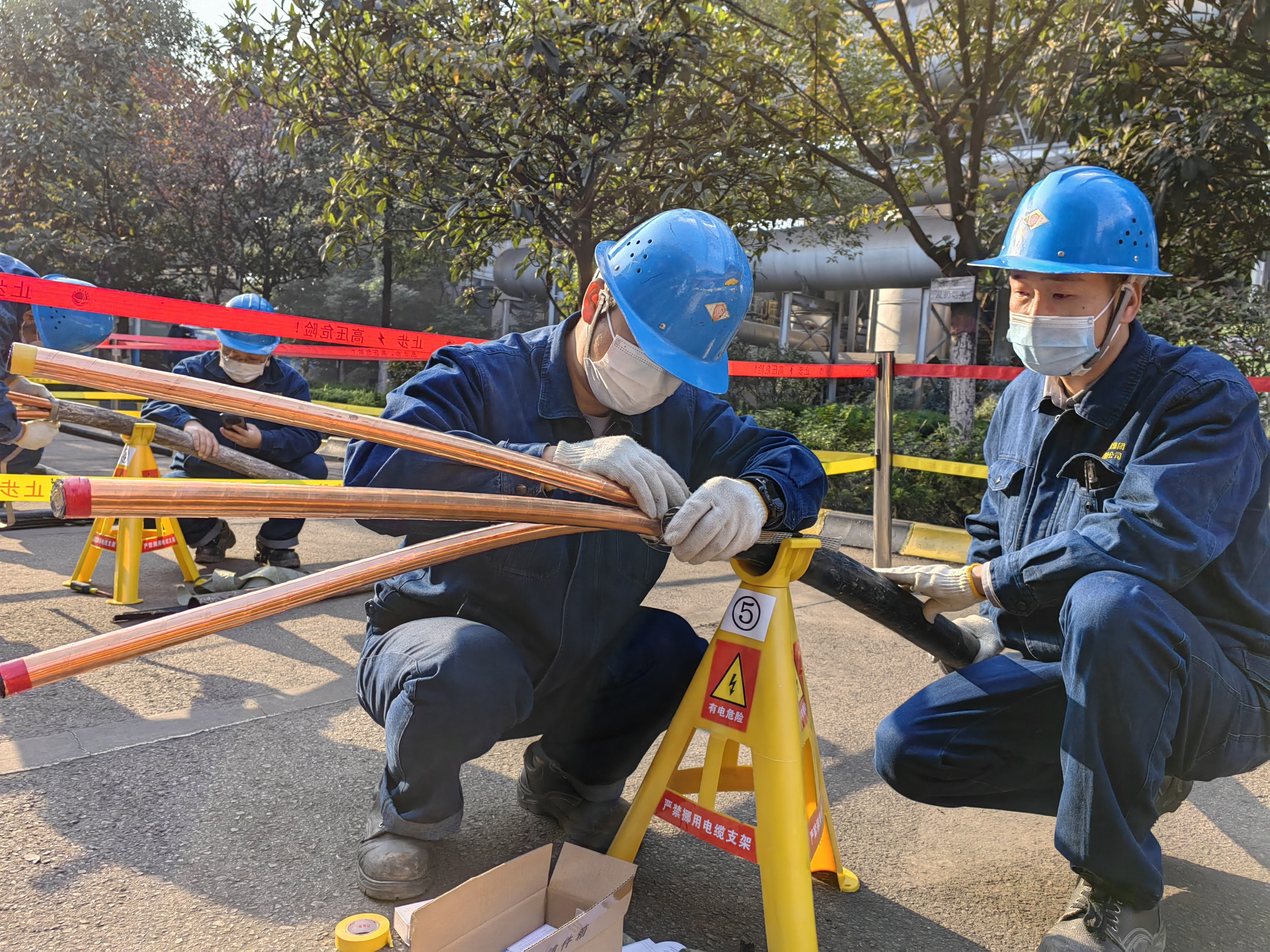 那一抹永不褪色的“党旗红” 那一抹永不褪色的“党旗红”