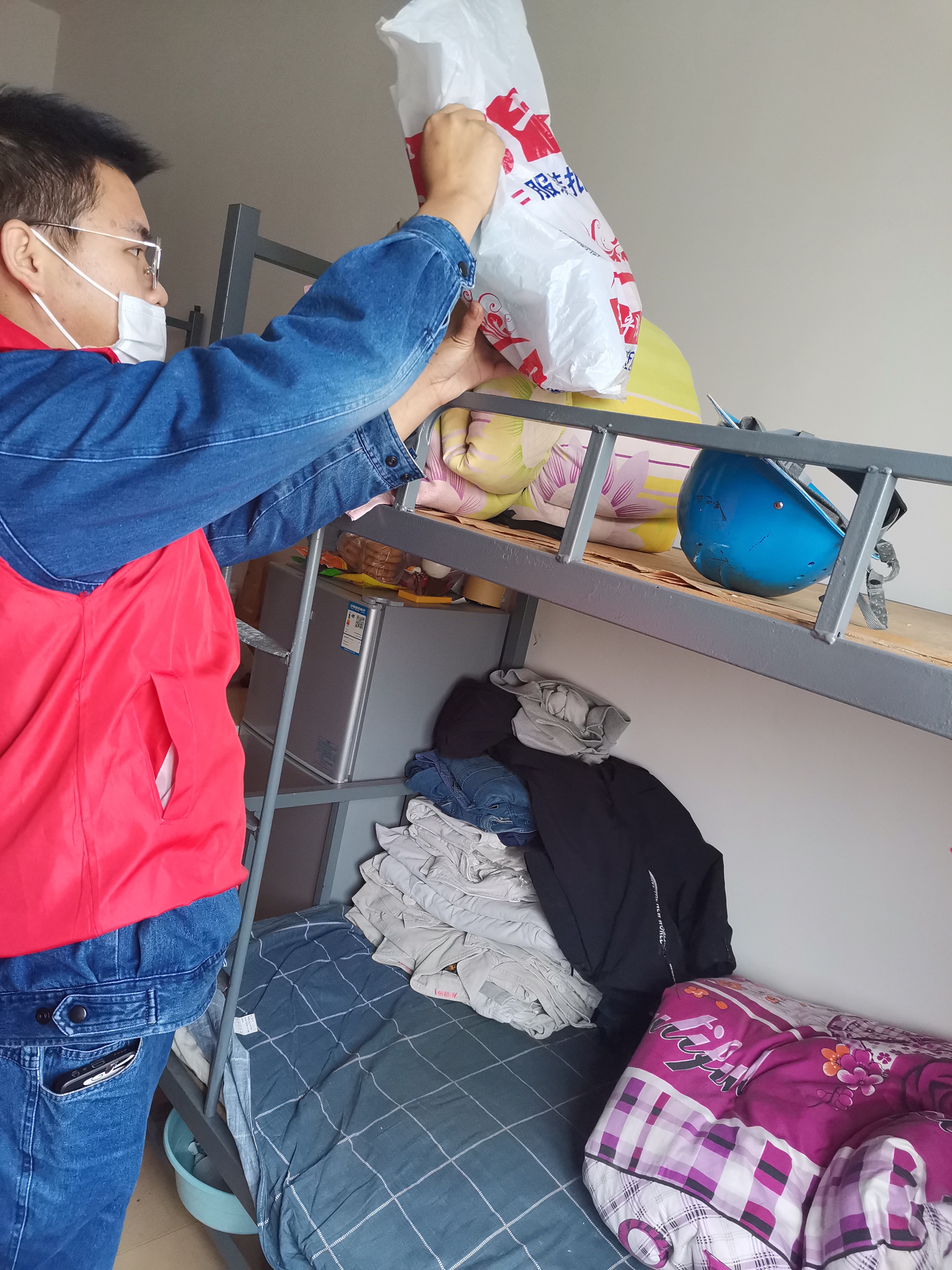 职工在心头 实事在手中