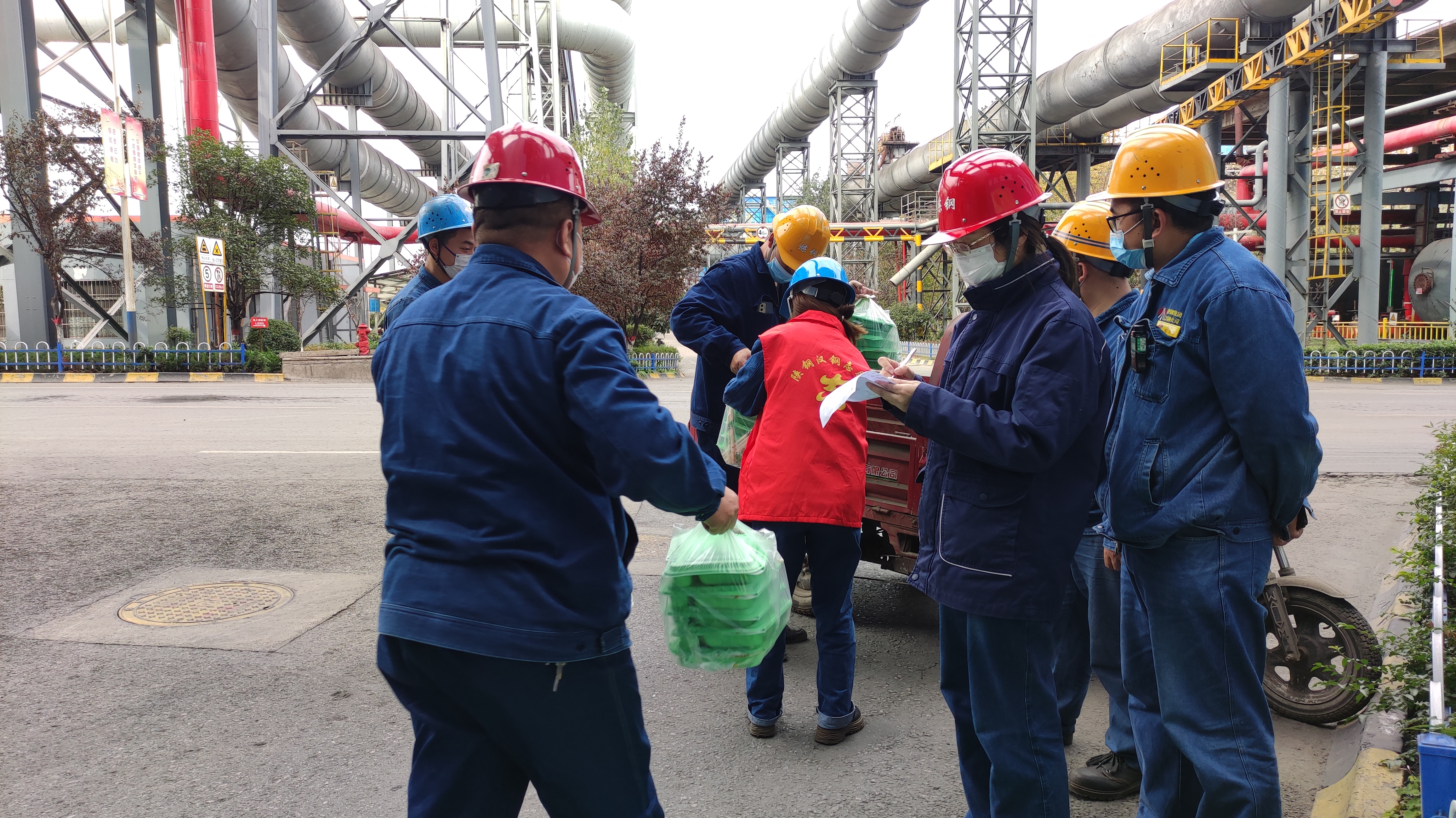 职工在心头 实事在手中