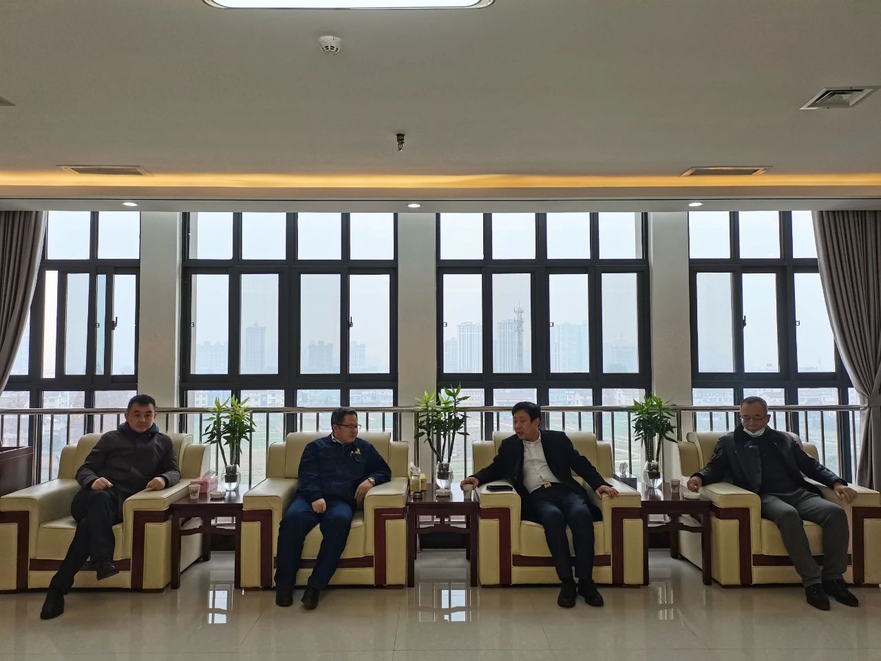 丹阳龙江钢铁有限公司董事长钱黎君一行到公司交流座谈 丹阳龙江钢铁有限公司董事长钱黎君一行到公司交流座谈