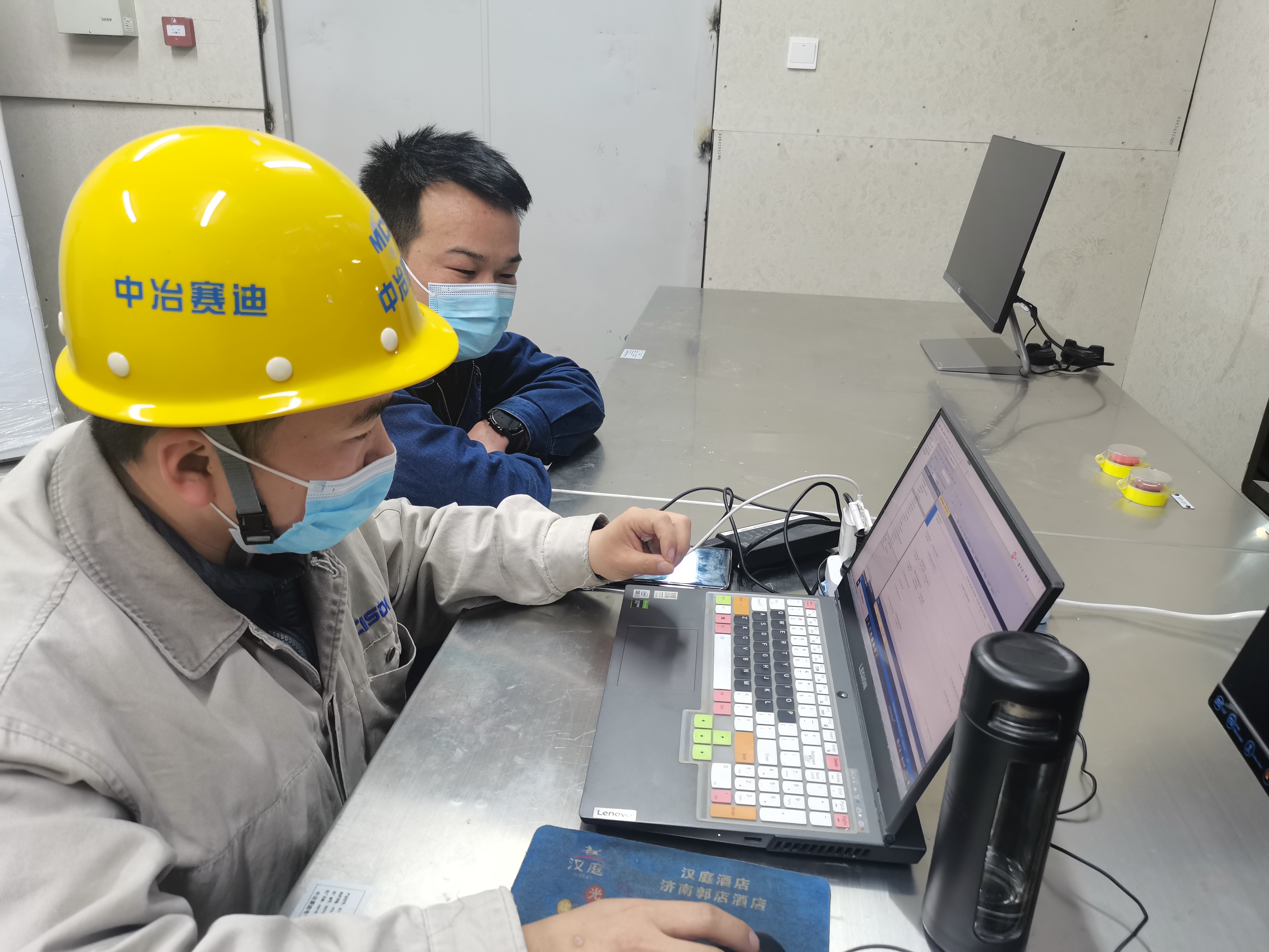 转岗不转场，青春在火热的炉台上绽放光芒