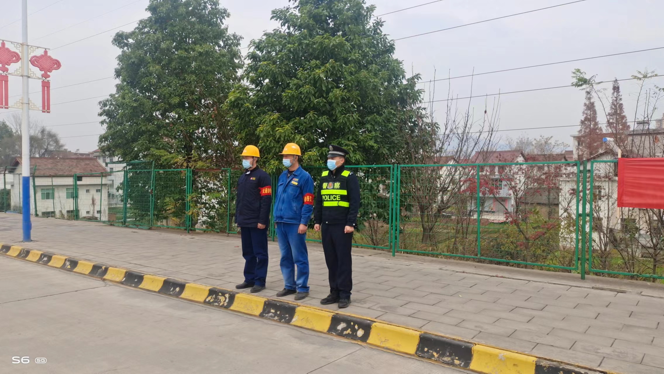 “四招”守护冬季交通安全“有料有味”