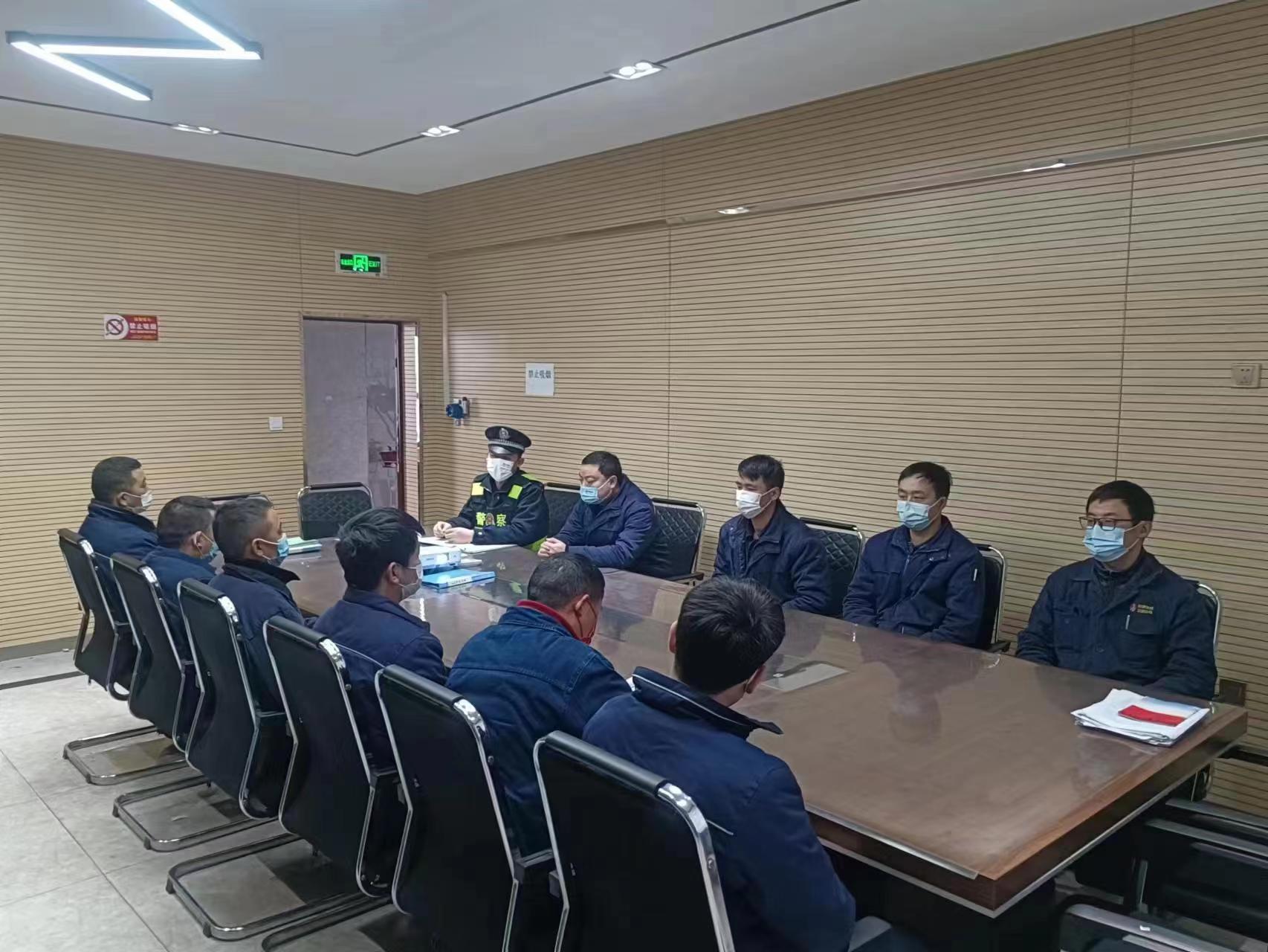 “四招”守护冬季交通安全“有料有味”