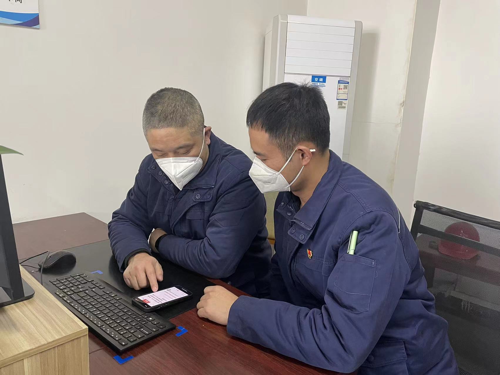 让“学习强国”成为党员的“充电站”