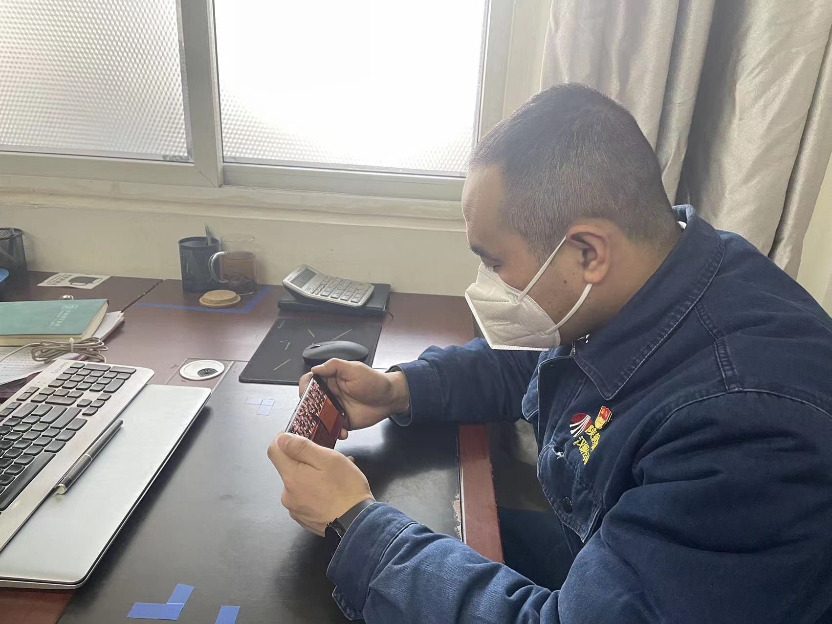 让“学习强国”成为党员的“充电站”