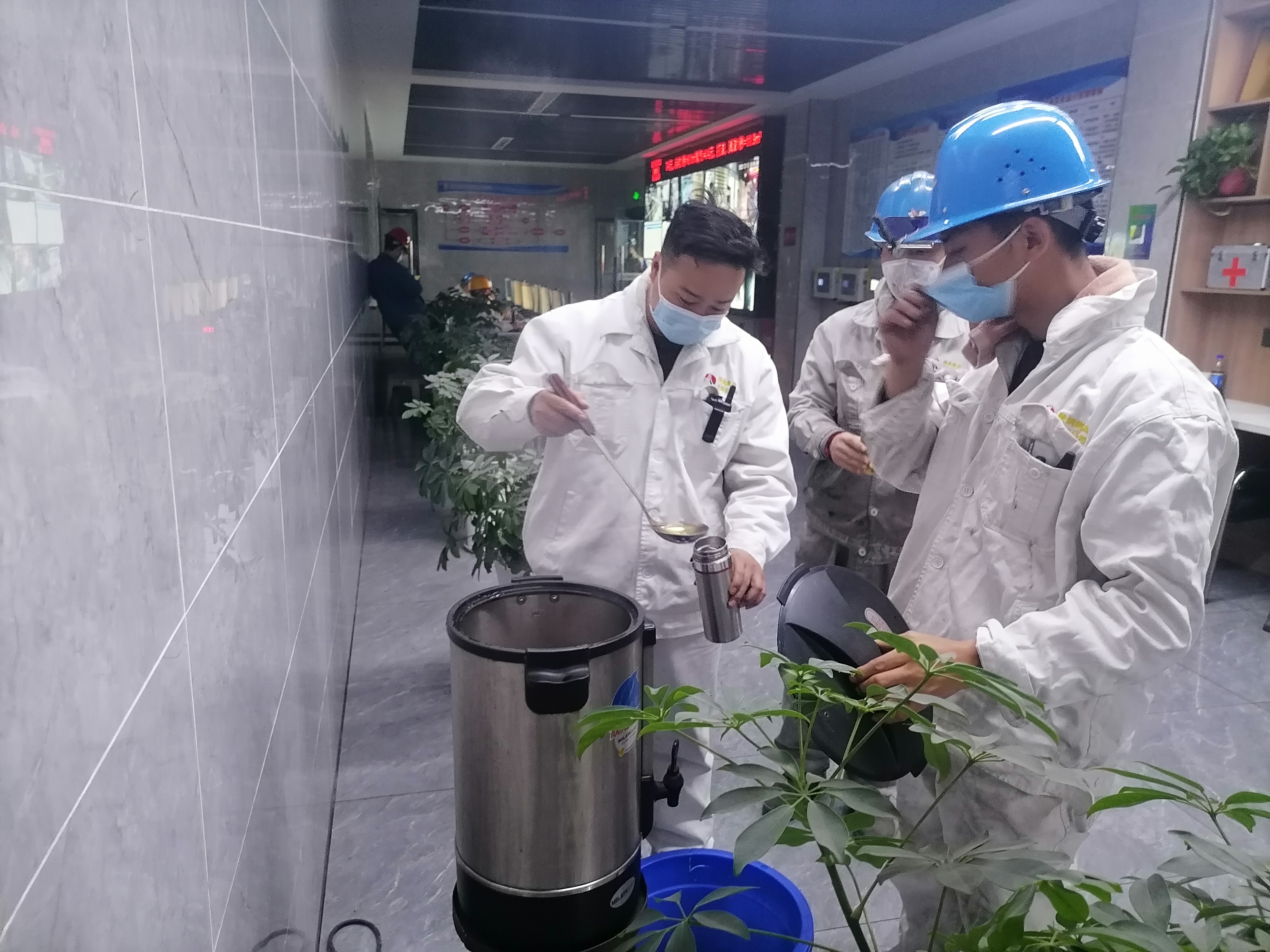 临“寒”不惧 看炼钢人如何平稳越冬