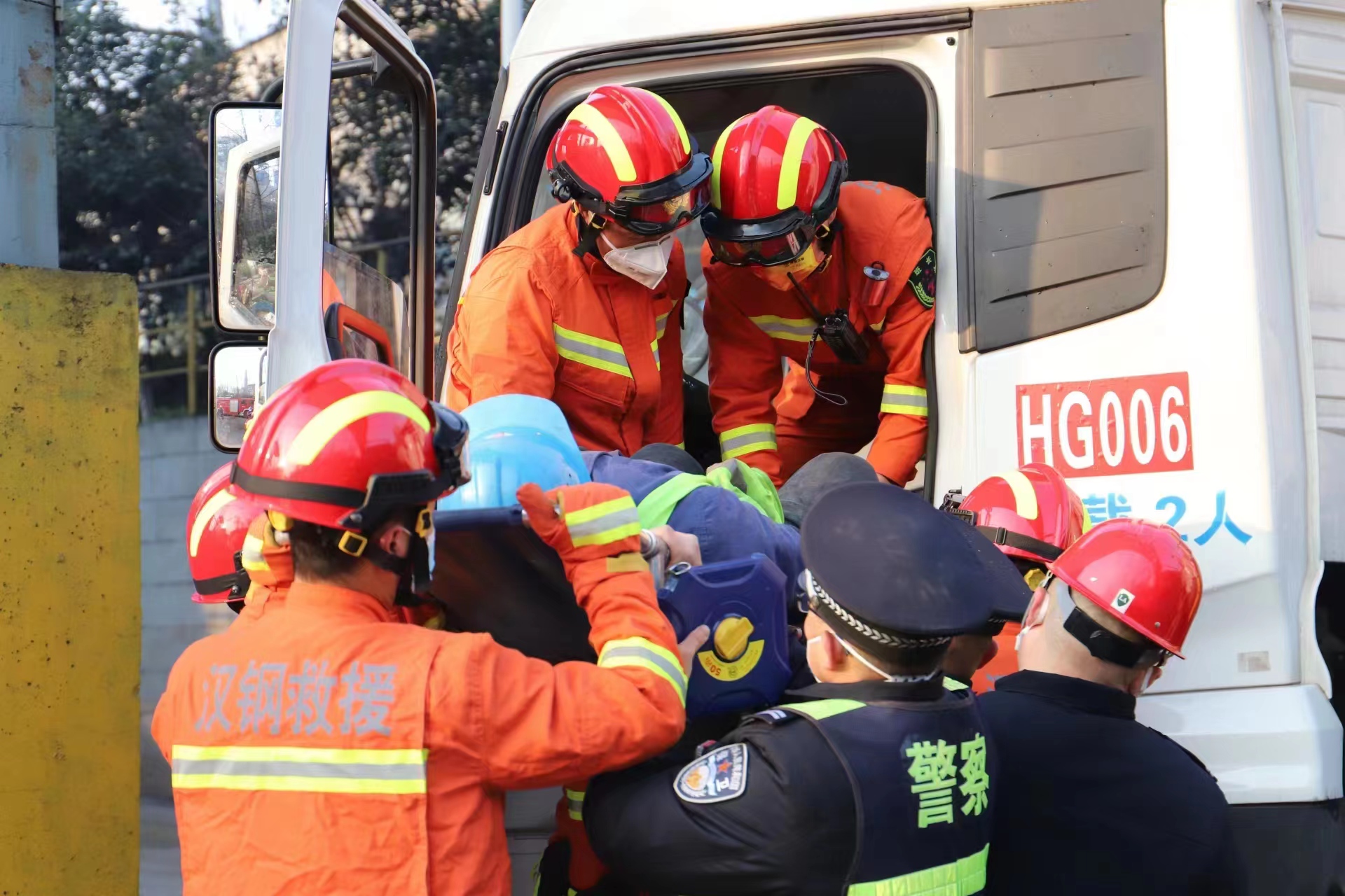 以练为战砺尖兵！汉钢公司开展车辆伤害事故应急演练