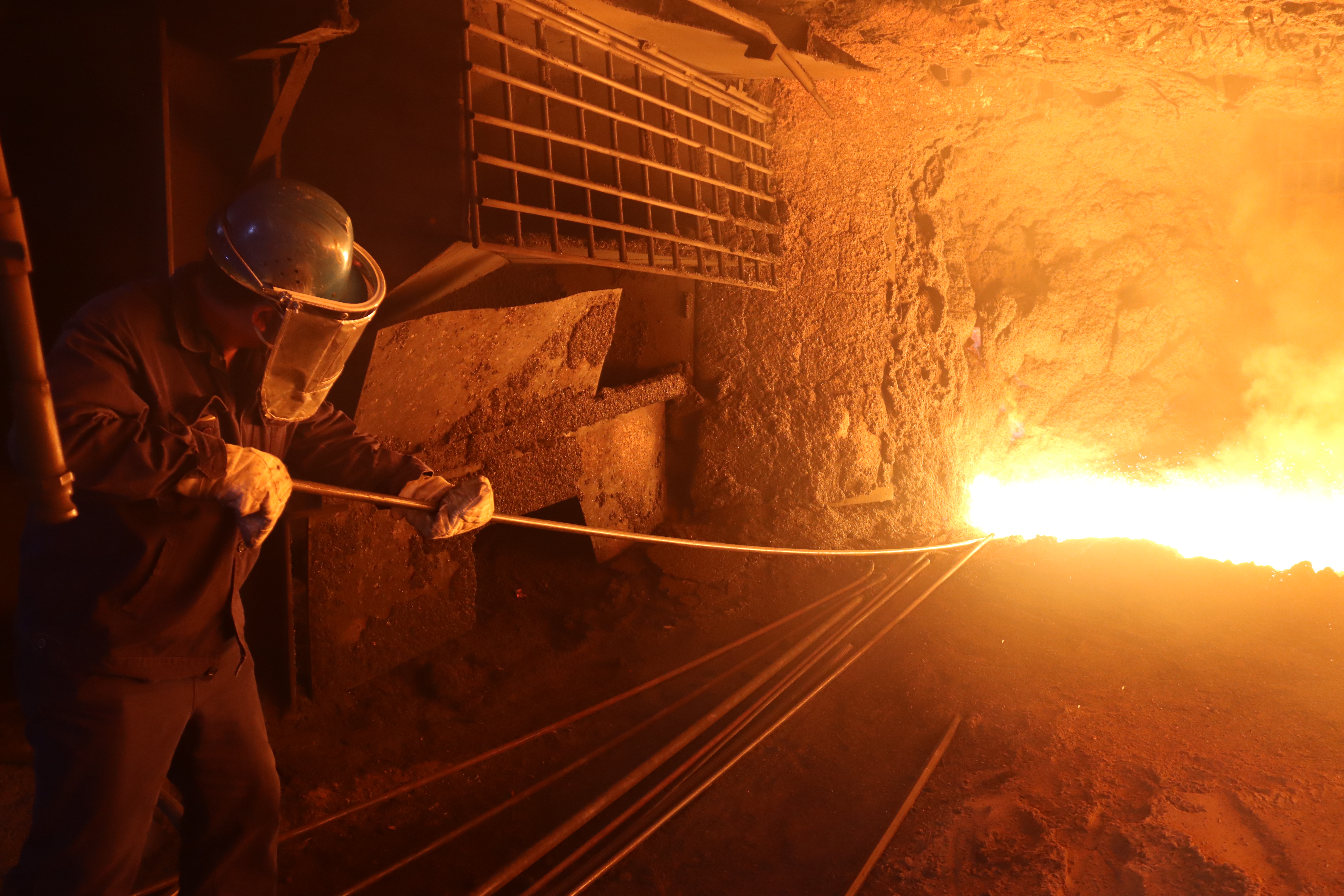 阔步新征程,奋发炼铁人 阔步新征程,奋发炼铁人