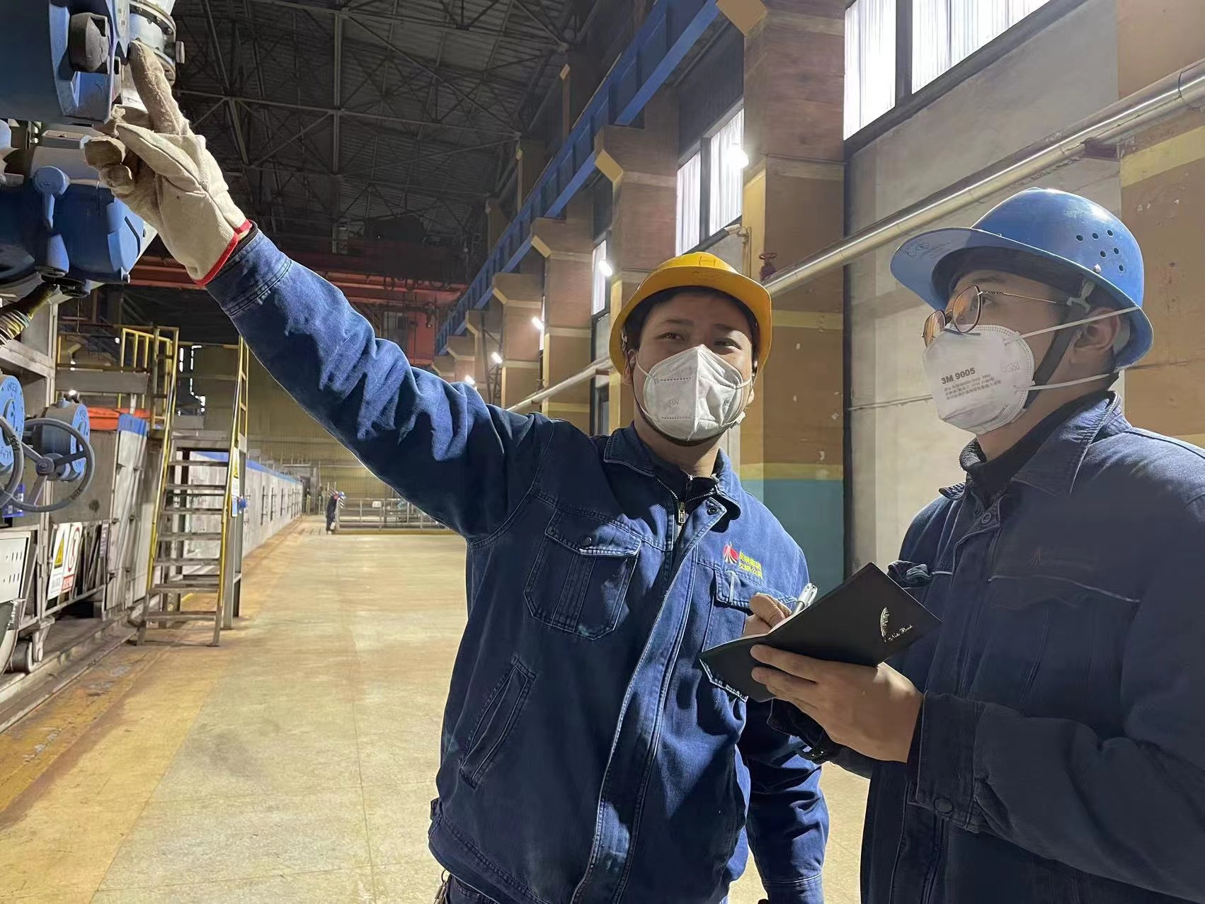 一个奋力奔跑的“90”后小伙