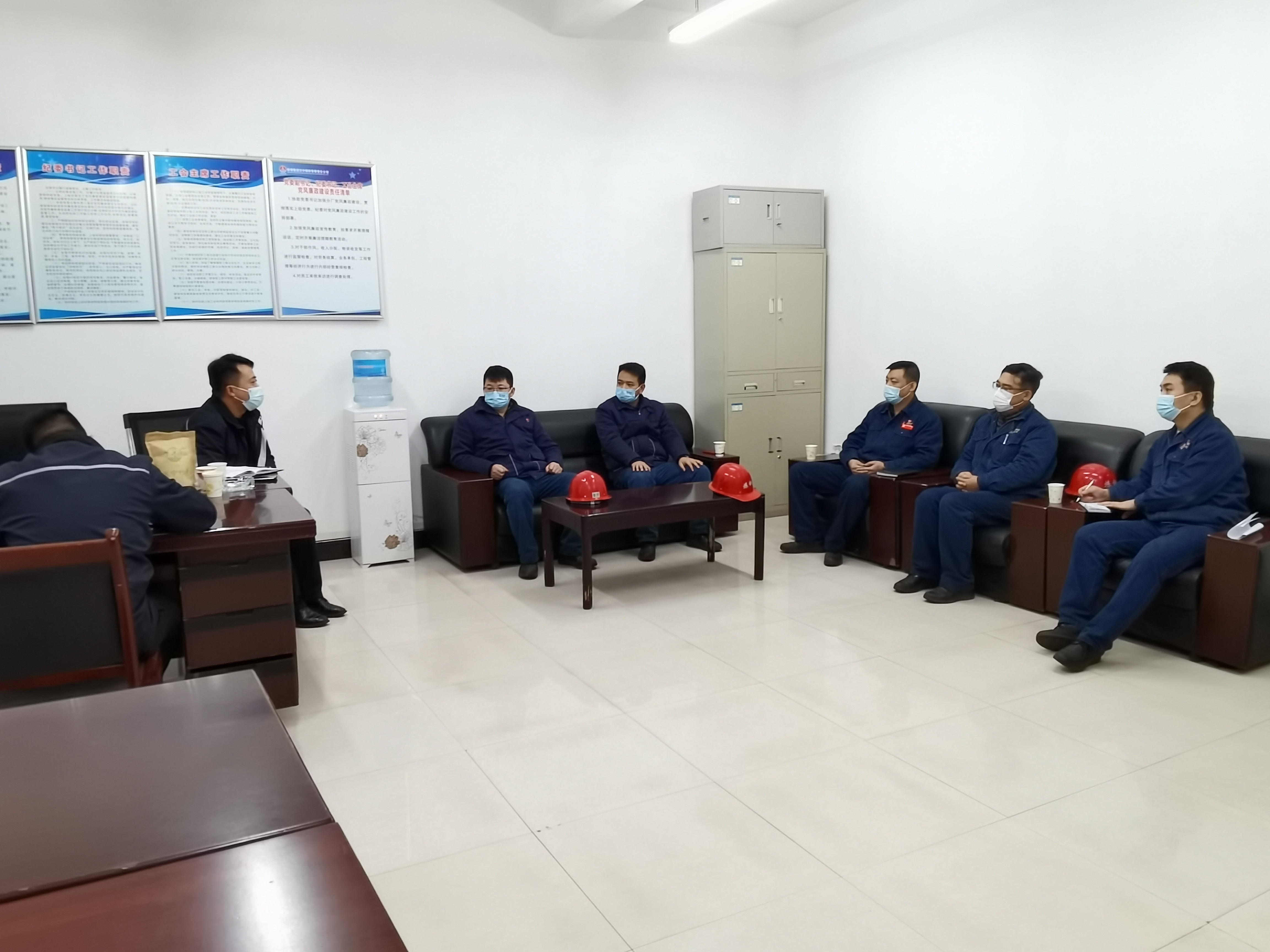 暖心回访 让“跌倒”干部鼓足干劲再出发 暖心回访 让“跌倒”干部鼓足干劲再出发