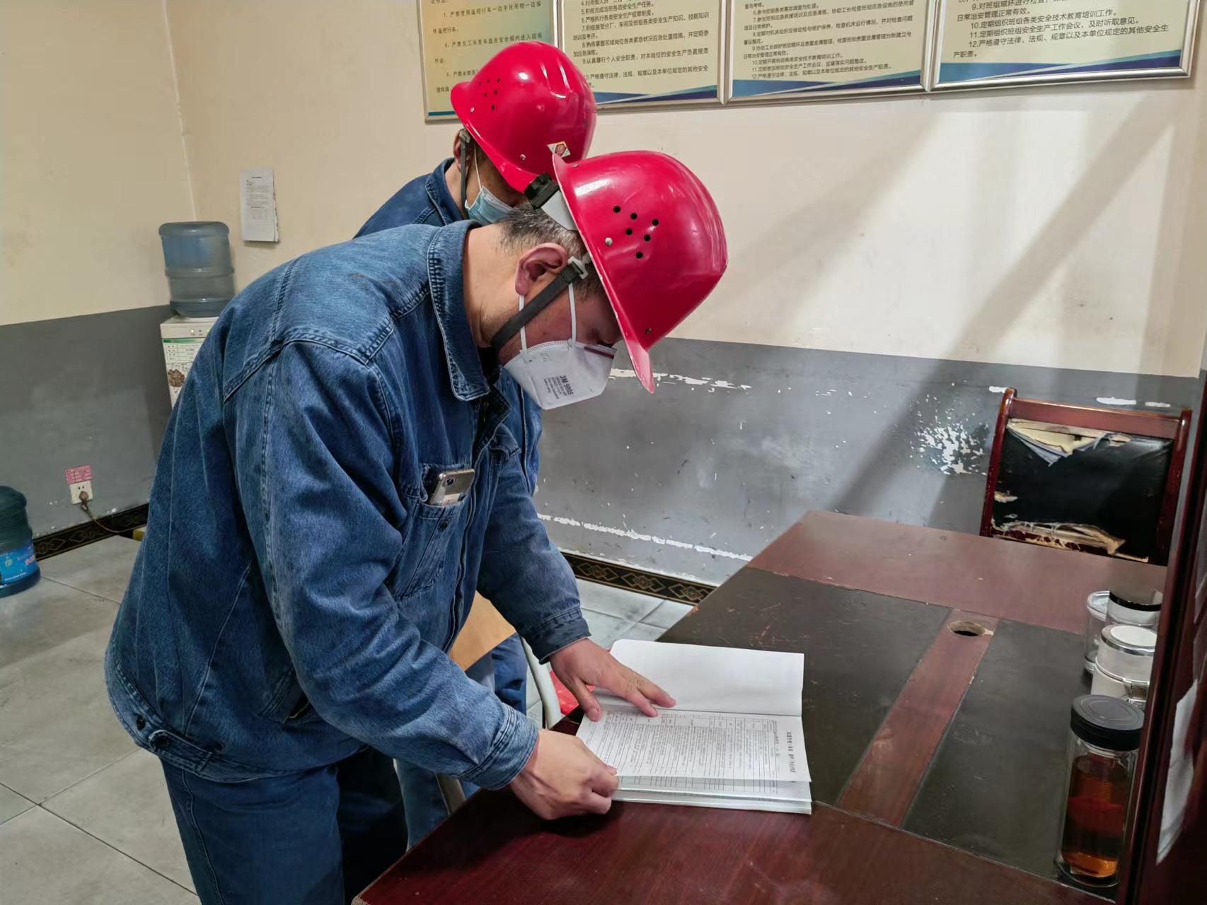 “兔”飞猛进迎新春   提质增效步履坚实