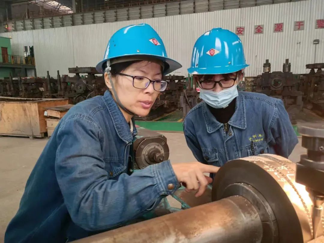 凝心聚力精抓落实  当好轧钢“后勤兵”
