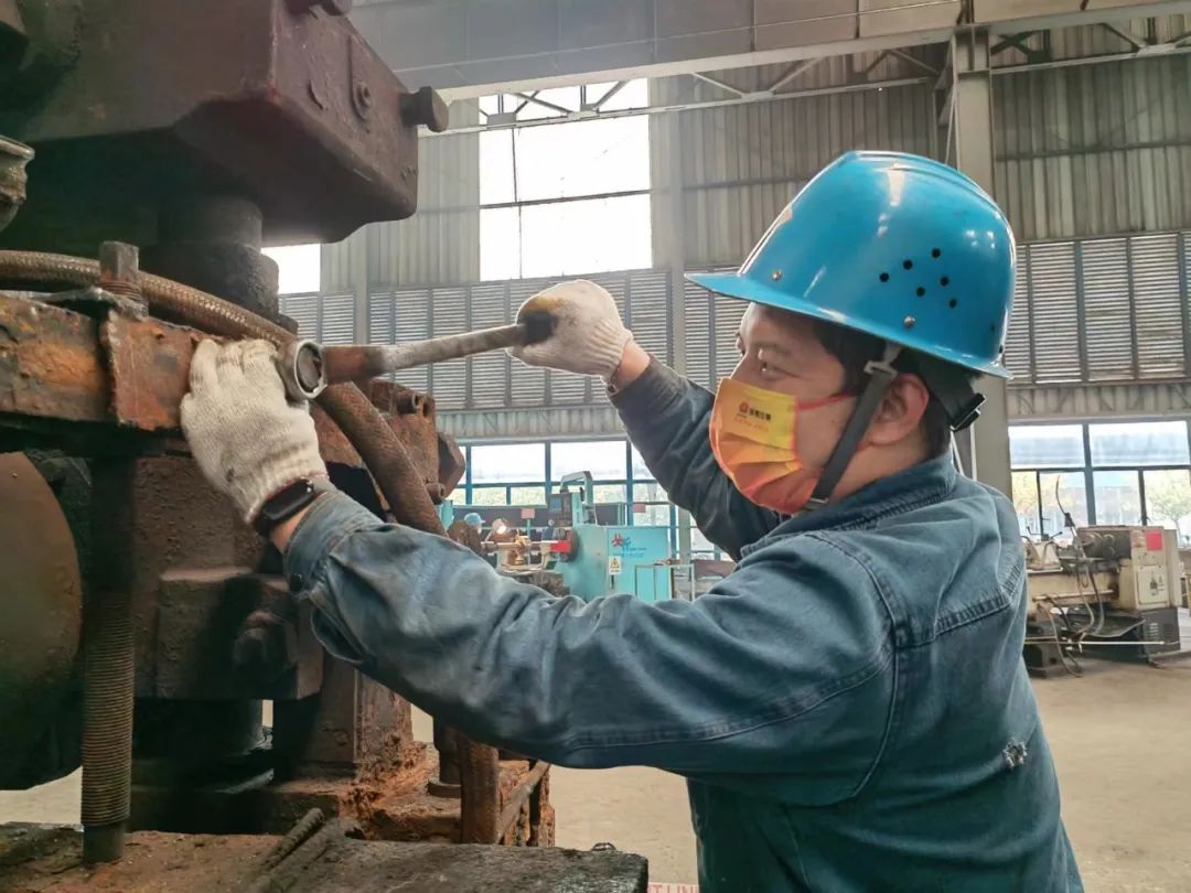 寒冬里的“红、黄、蓝”