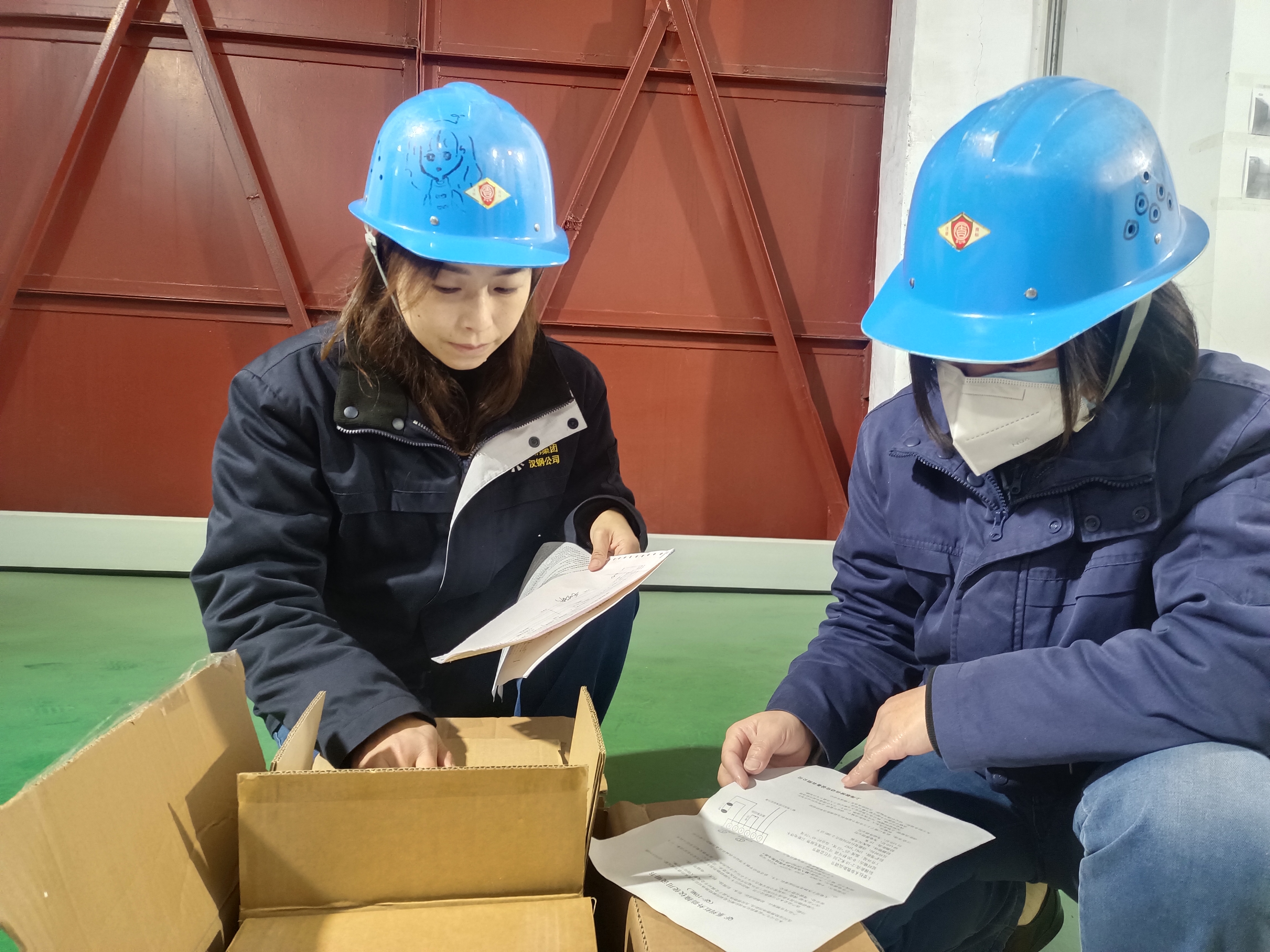 绽放在钢城里的“巾帼花”