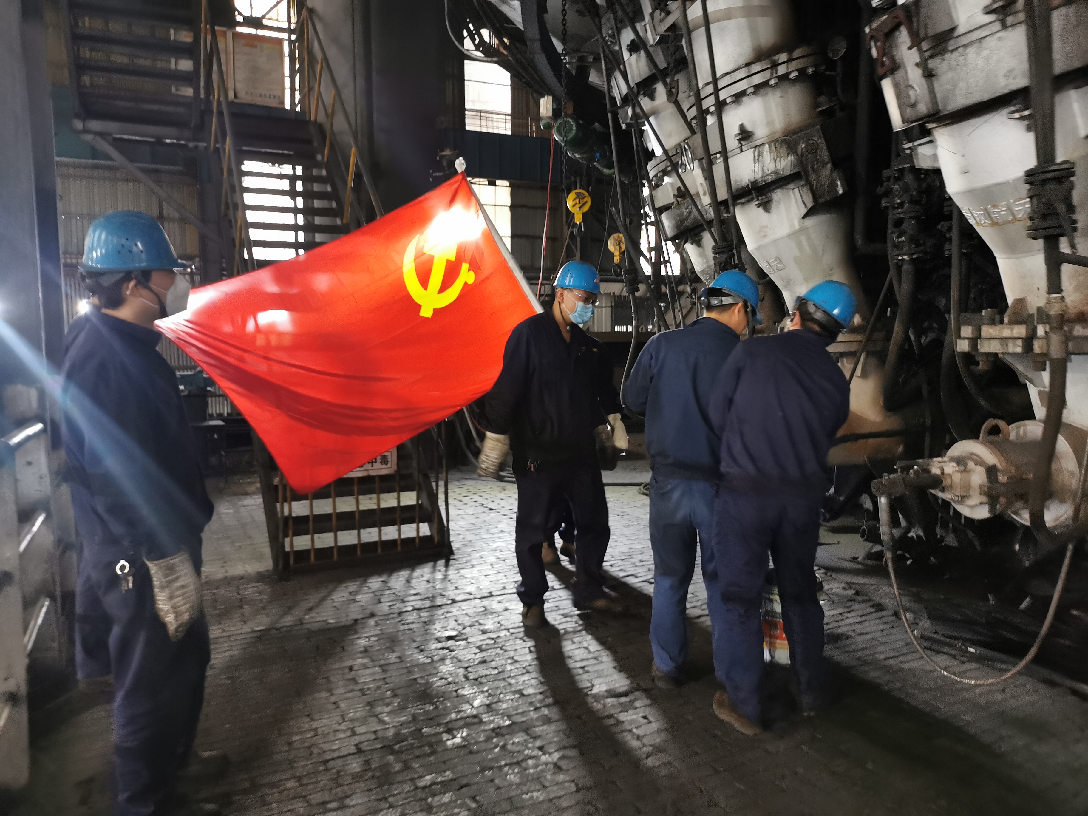 炼铁的五彩镜头