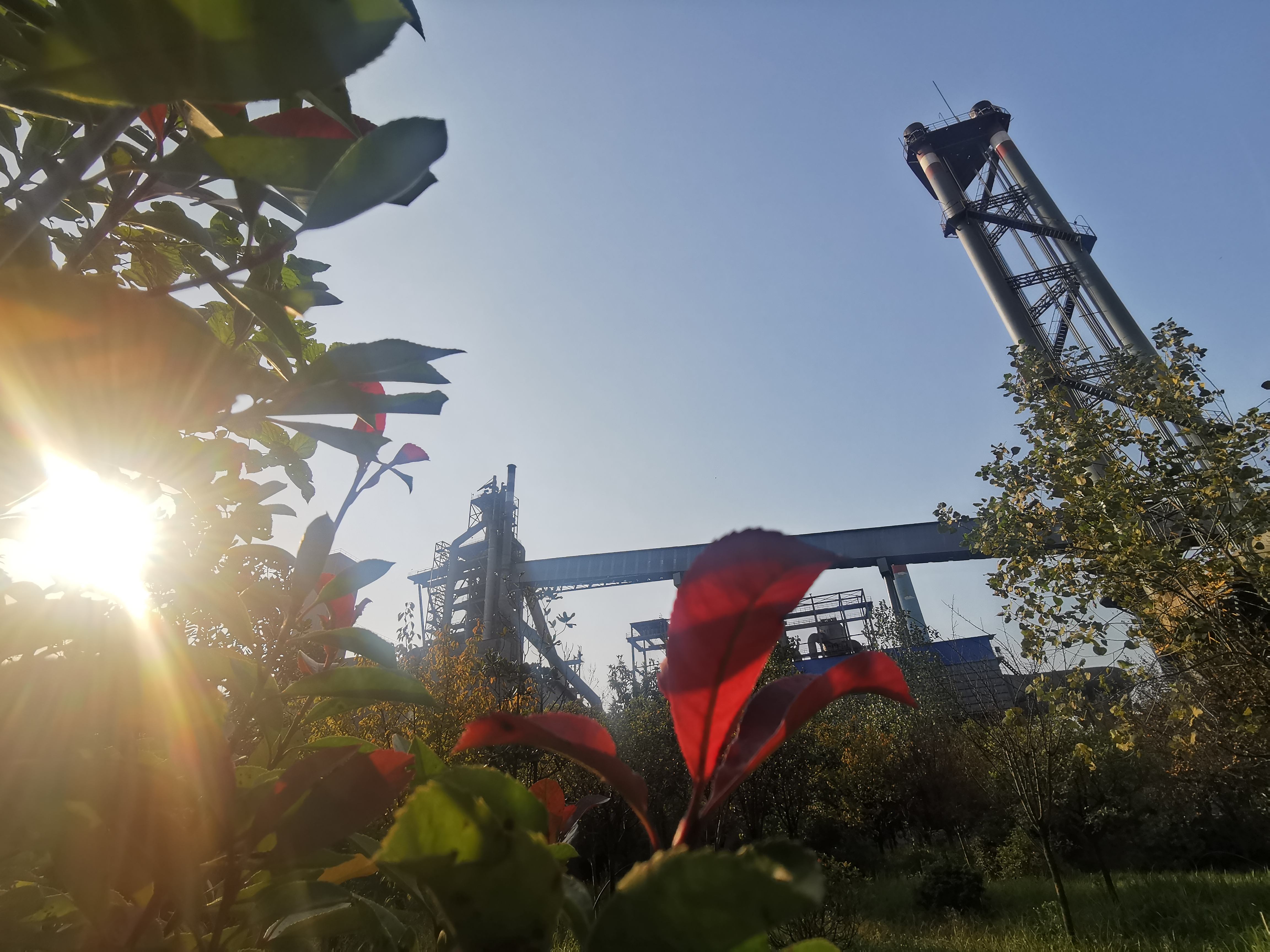 炼铁的五彩镜头