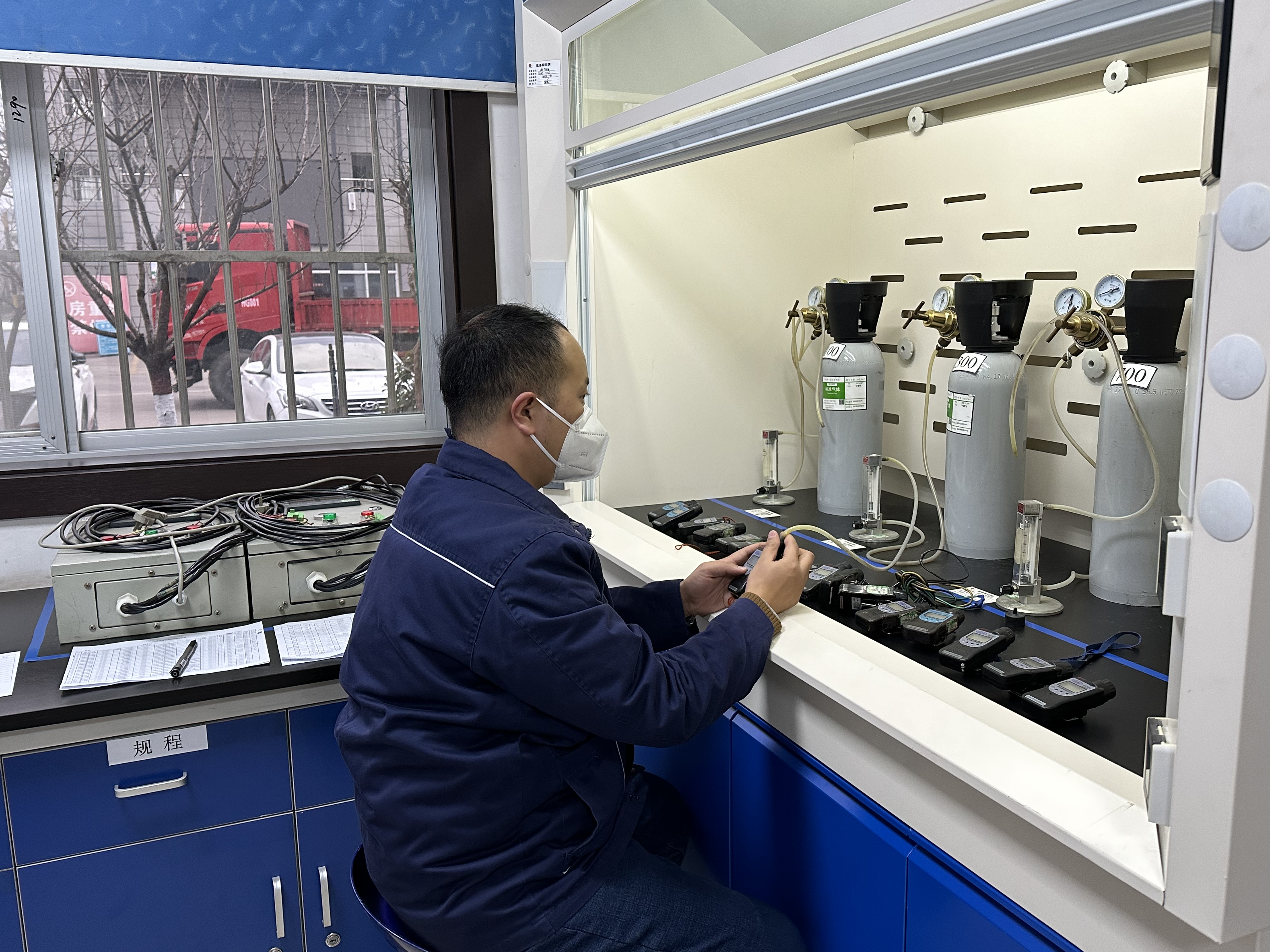 转变作风，从严从实把好安全舵