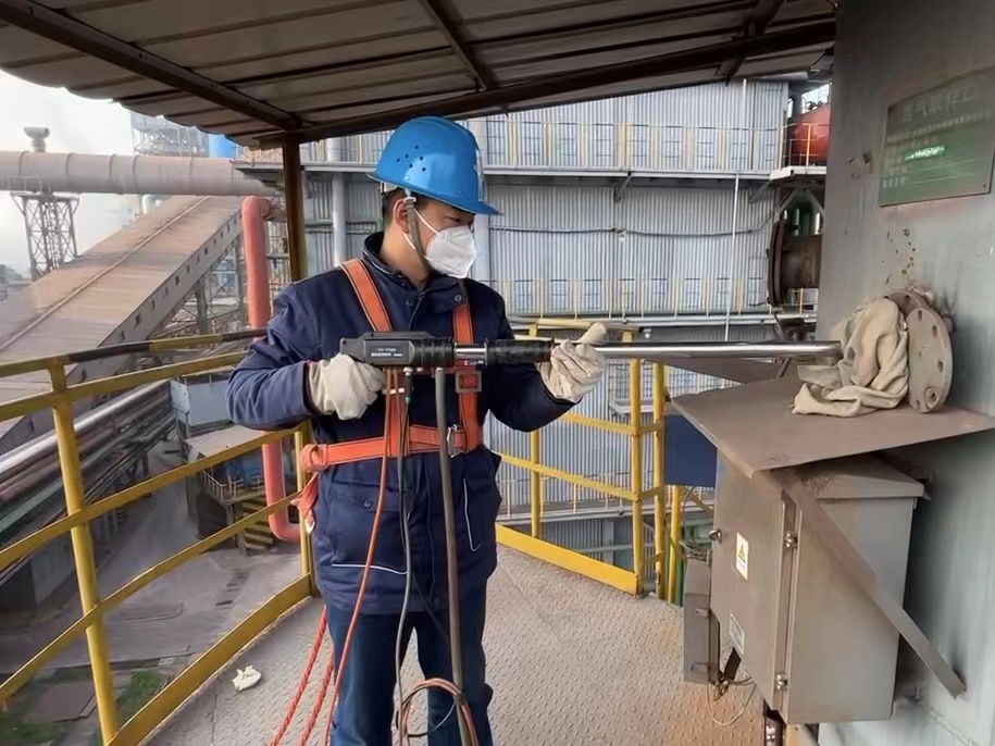 统一思想，以奋斗实干交出新答卷