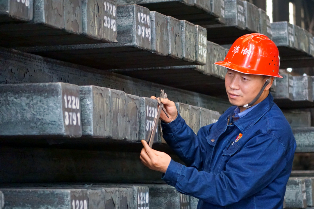 诗中走来的他,超有范儿 诗中走来的他,超有范儿