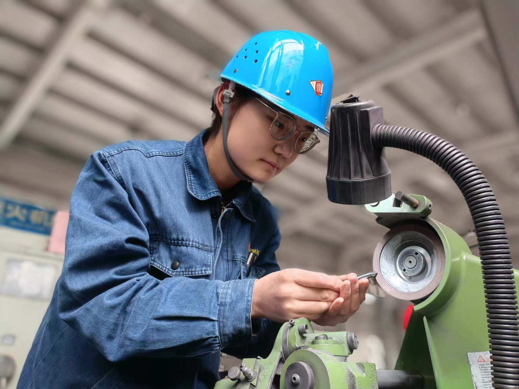 80后、90后、00后    看“铿锵玫瑰”的钢城担当