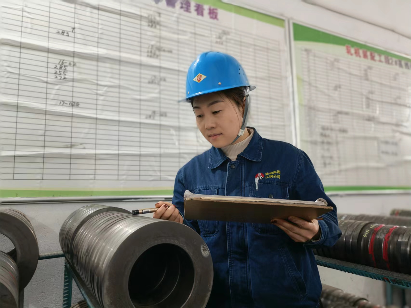 80后、90后、00后    看“铿锵玫瑰”的钢城担当