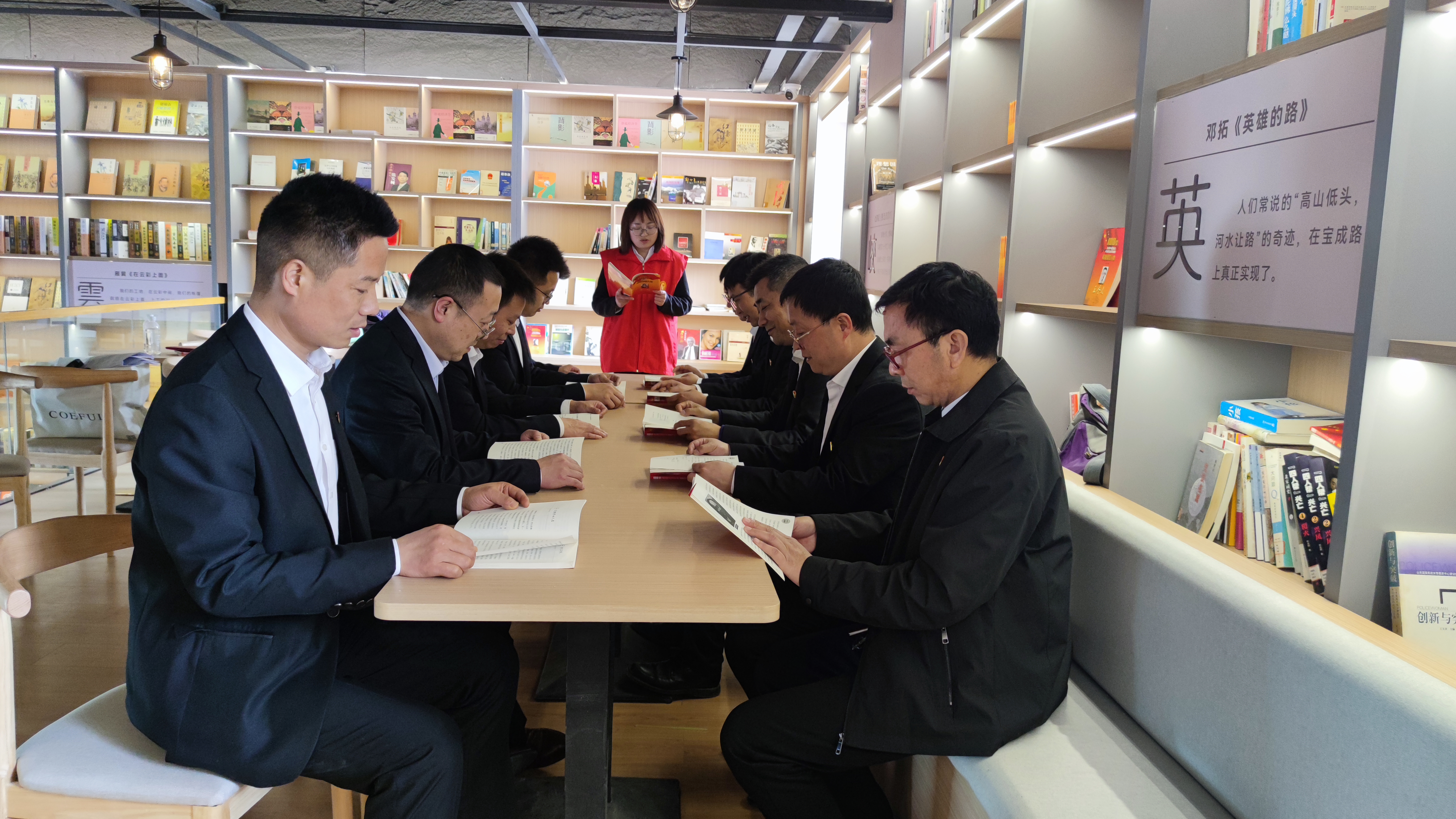 三月，钢城因“她”而美丽