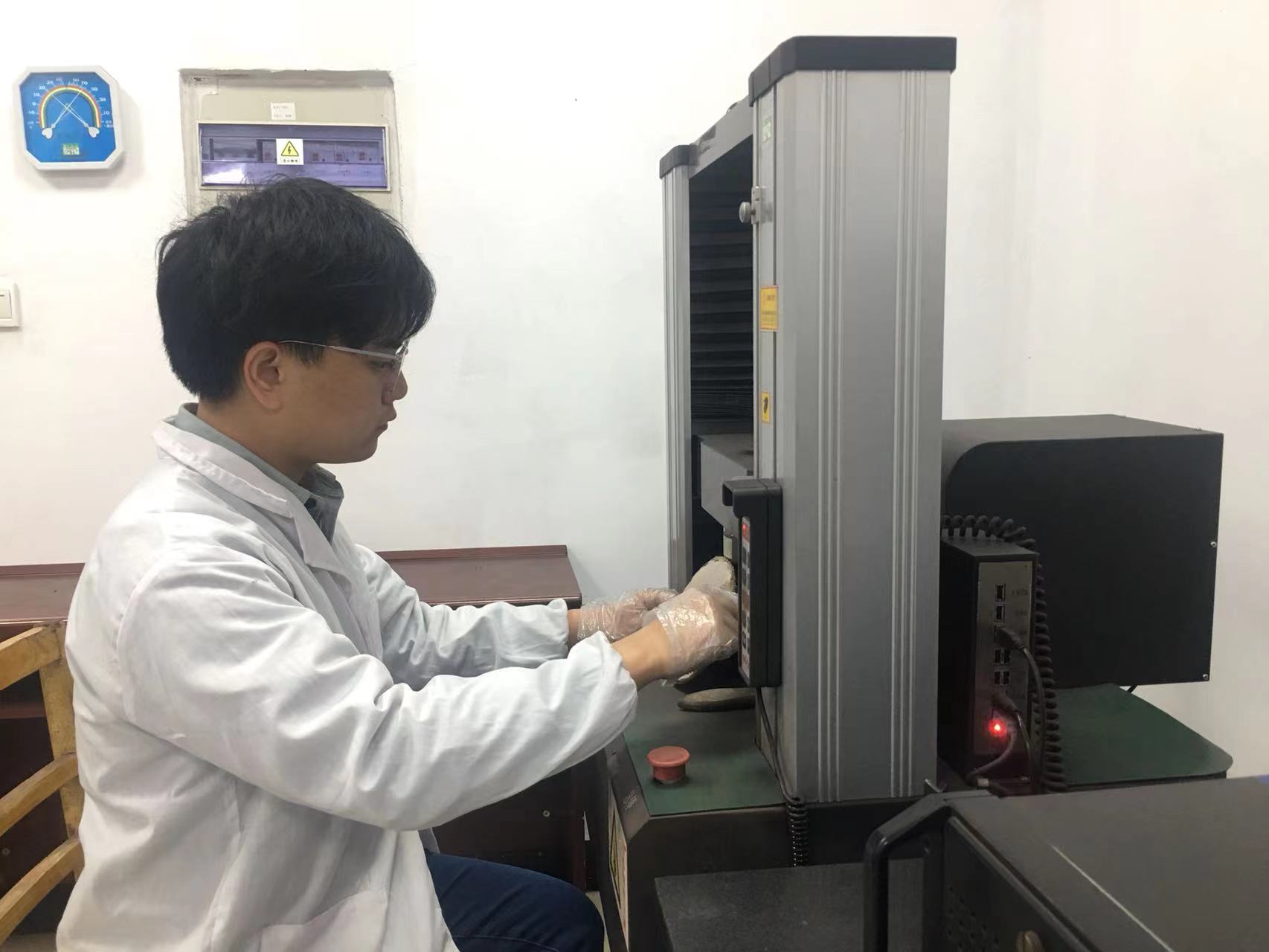 将奋斗作为青春最“亮丽”的底色 将奋斗作为青春最“亮丽”的底色