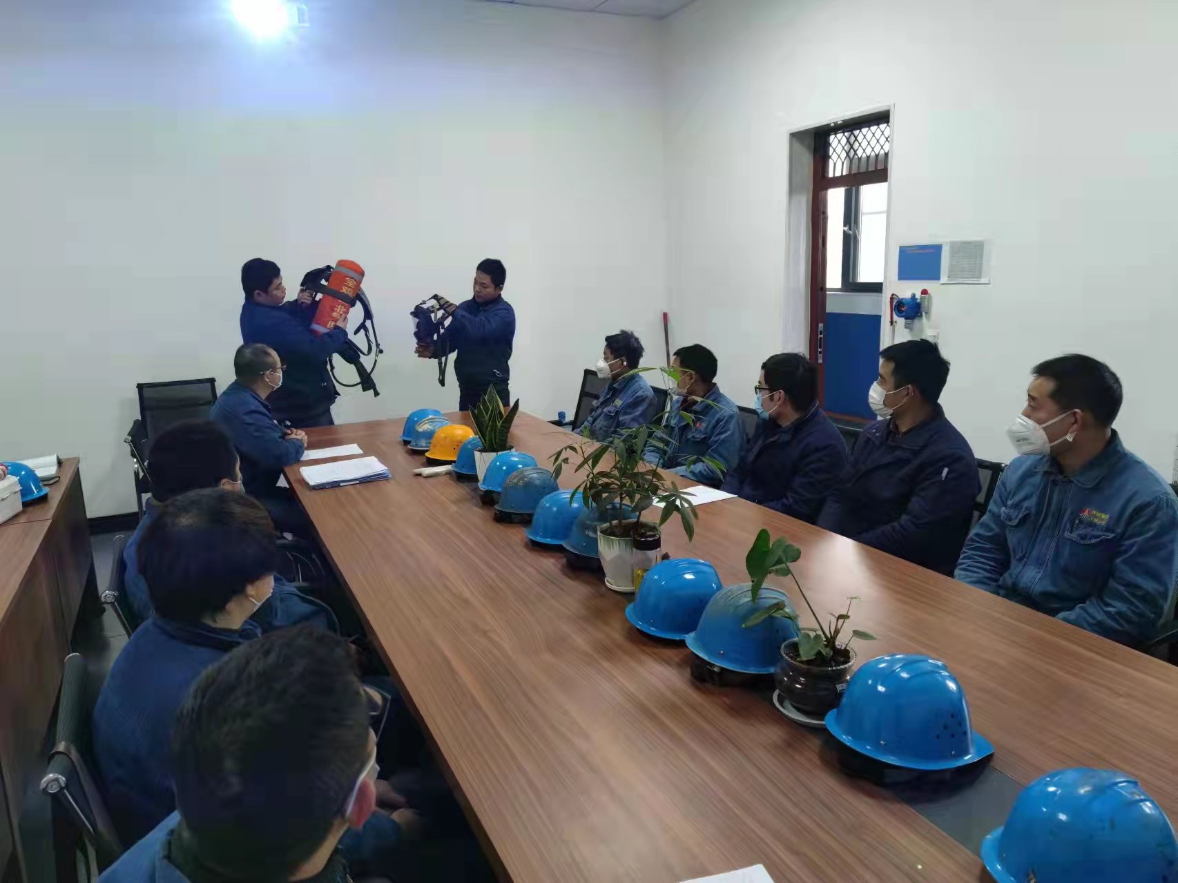 立足班组“小阵地” 做好安全“助生产” 立足班组“小阵地” 做好安全“助生产”