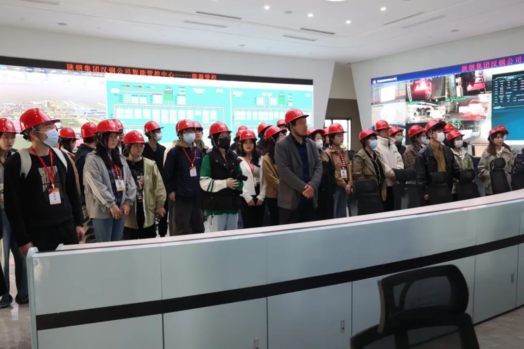 咸阳师范学院设计学院院长刘有全一行到公司参观调研 咸阳师范学院设计学院院长刘有全一行到公司参观调研