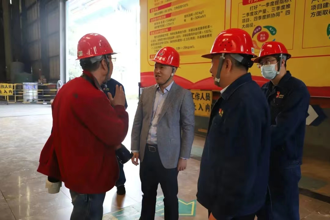 第九届全国职工摄影展汉中采风团到公司开展企业采风活动 第九届全国职工摄影展汉中采风团到公司开展企业采风活动