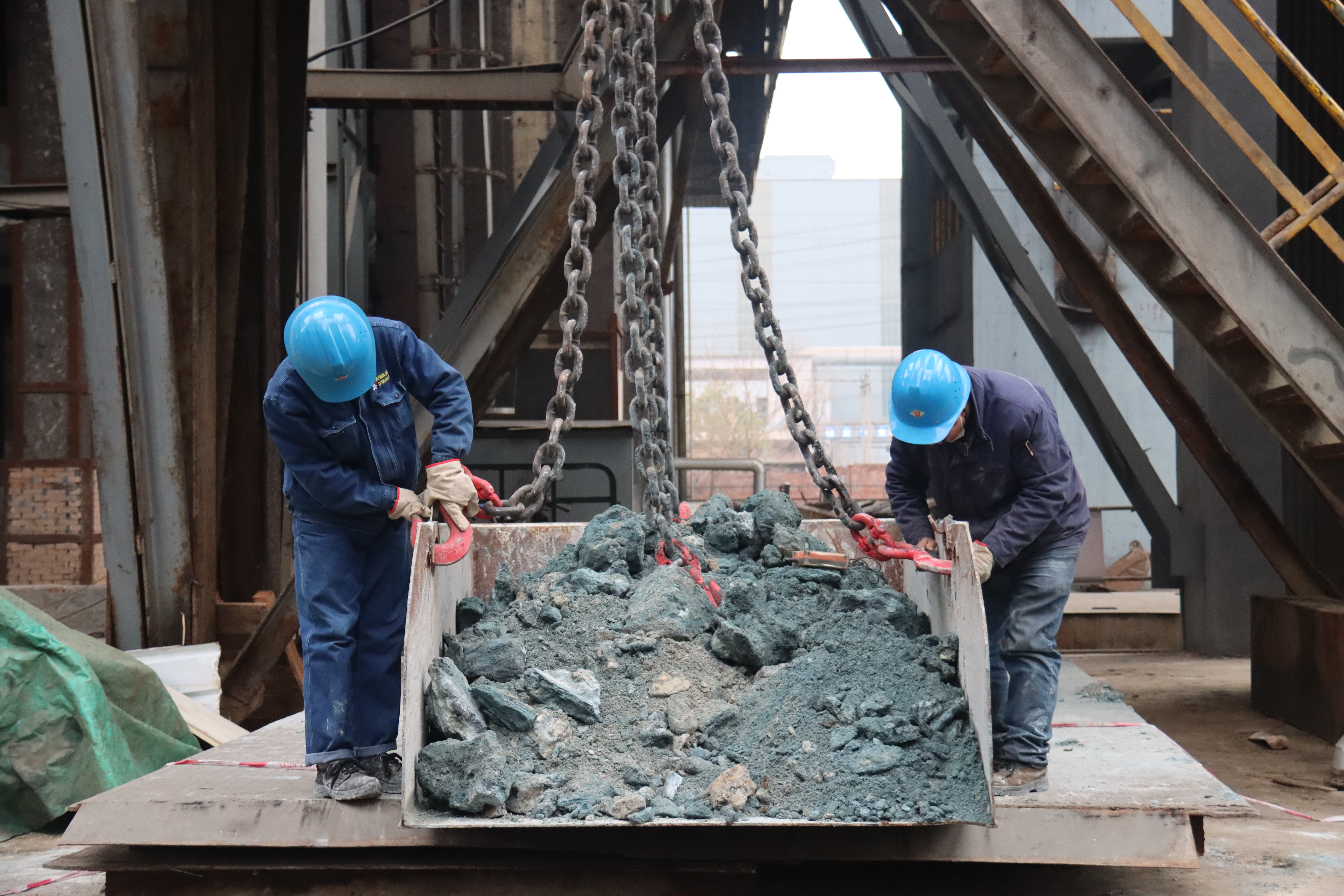 以奋进姿态走进“春光里”