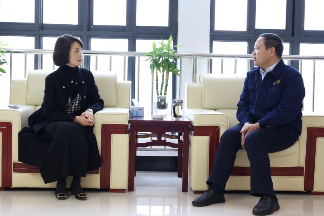 汉中市产业发展投资有限公司董事长、总经理李玉梅一行到公司调研座谈 汉中市产业发展投资有限公司董事长、总经理李玉梅一行到公司调研座谈