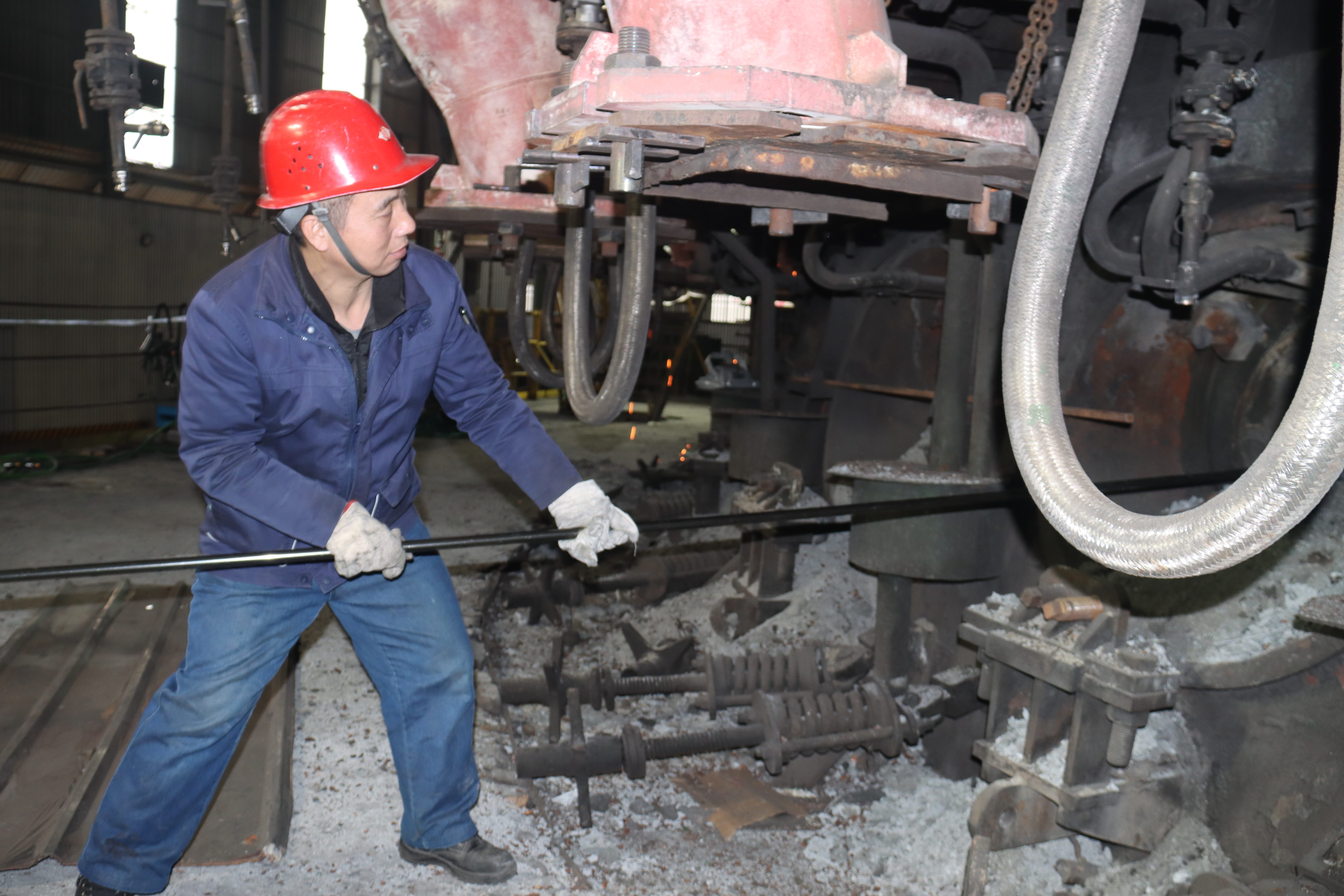 在熊熊炉火中淬炼灼灼匠心