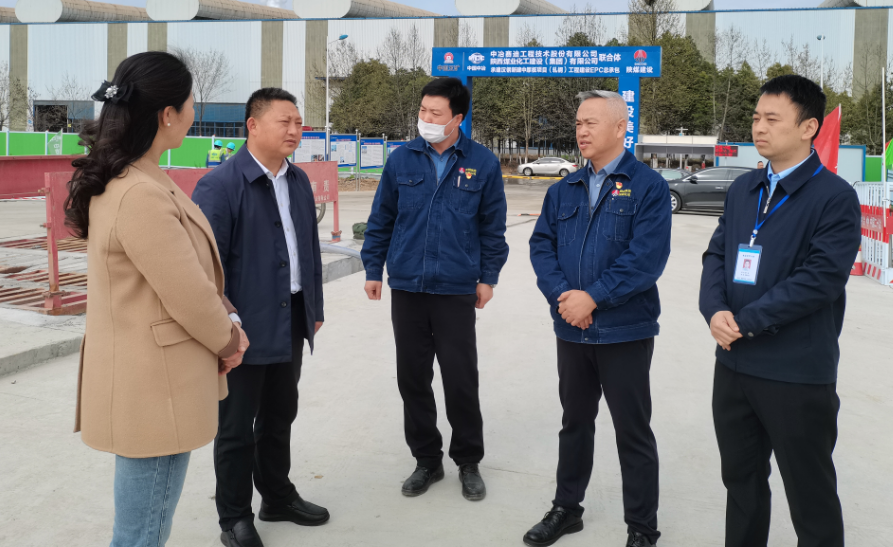 勉县县委常委、常务副县长姜涛一行到公司调研中厚板项目建设情况 勉县县委常委、常务副县长姜涛一行到公司调研中厚板项目建设情况