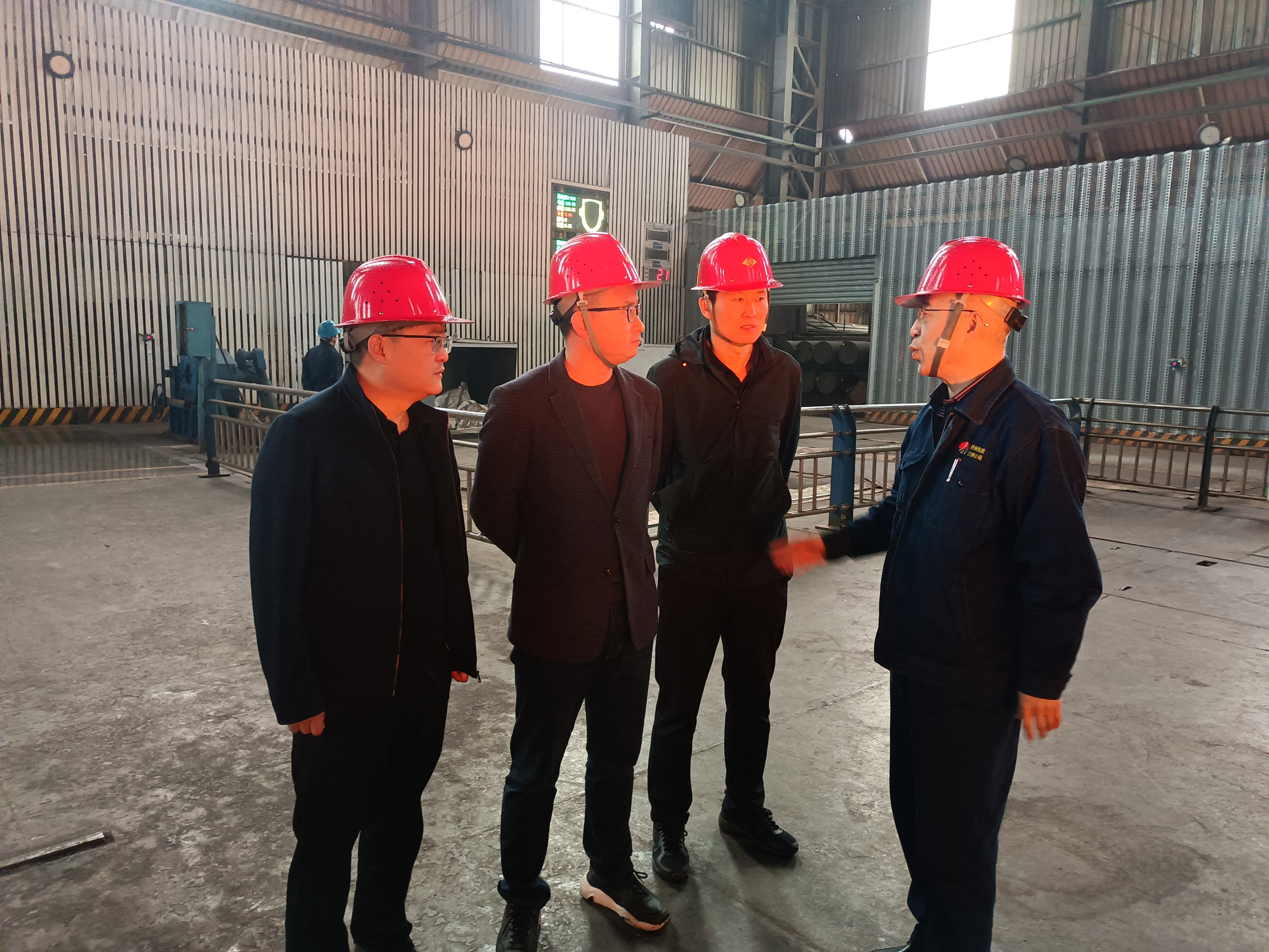 深入现场交流，提高服务质量，陕煤运销彬长分公司地销管理部部长孟鹏林到公司座谈交流