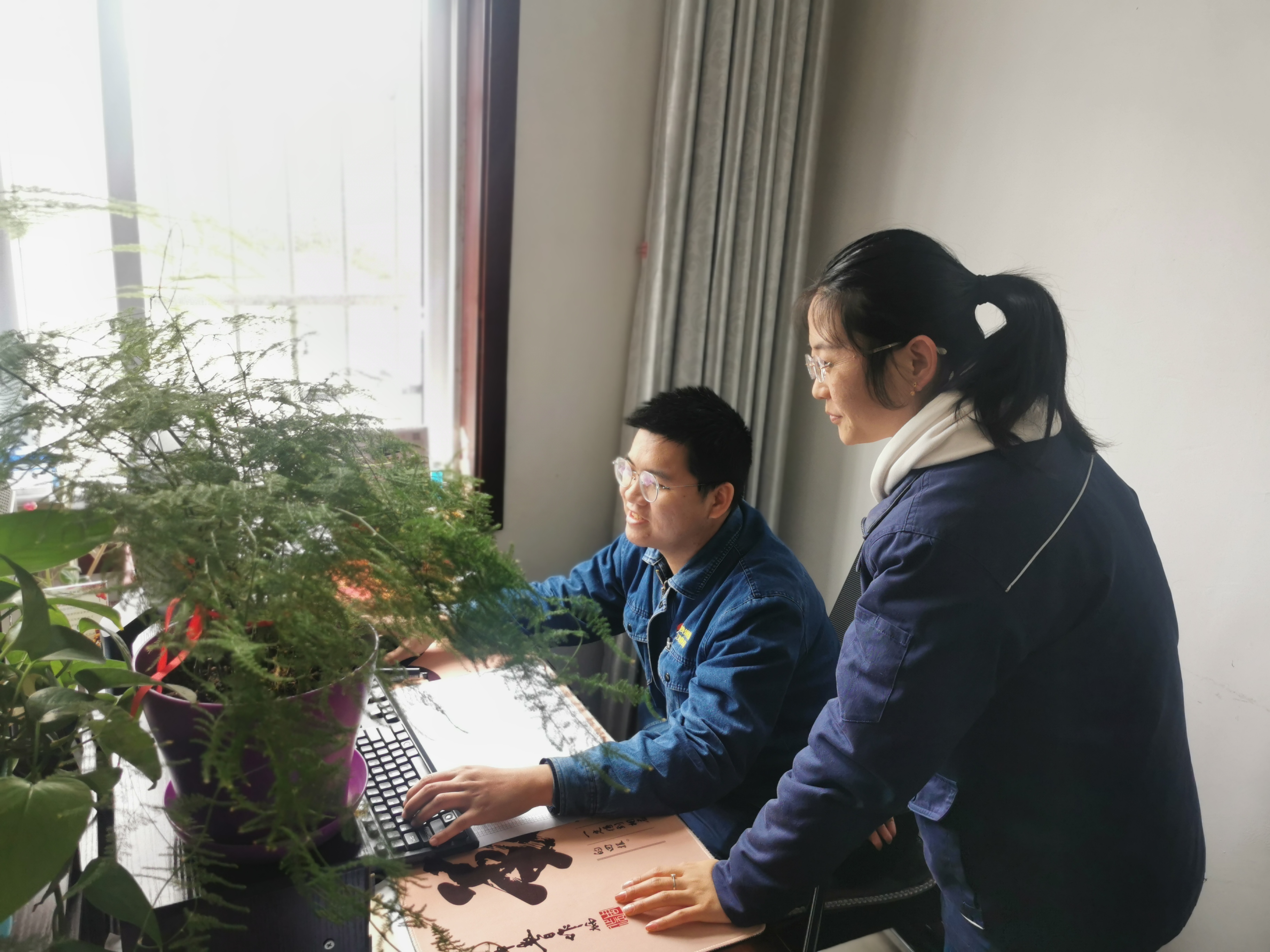 手执“铁算盘”,胸勒“成本账” ——记炼钢厂“降本增效”先进个人孙玉 手执“铁算盘”,胸勒“成本账” ——记炼钢厂“降本增效”先进个人孙玉