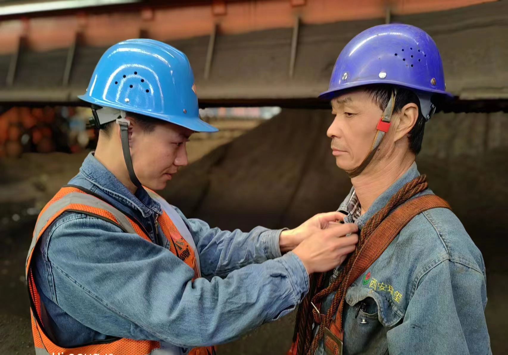 奔跑在现场的“安全守护者” 奔跑在现场的“安全守护者”