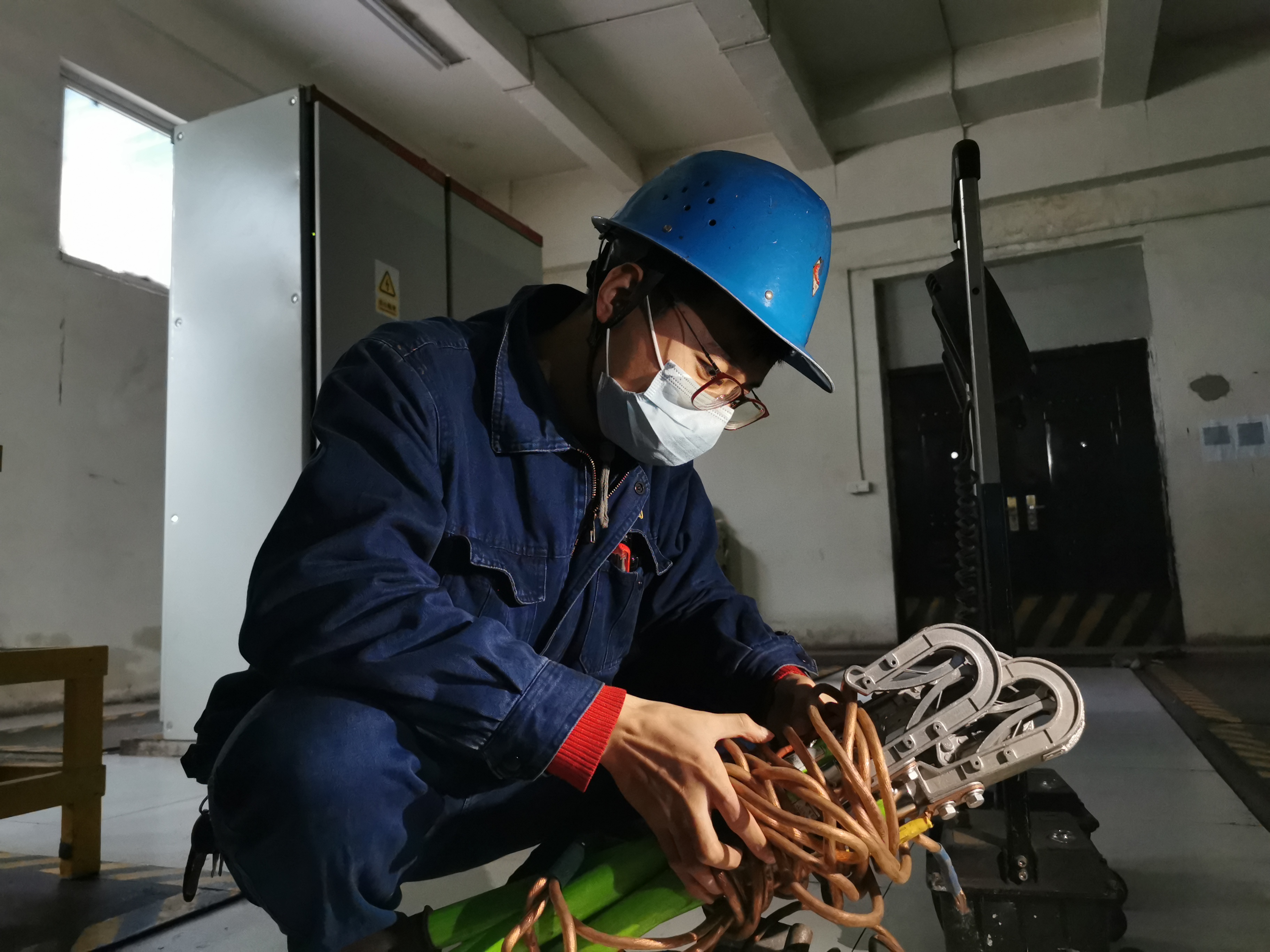 把“安全管理”这张网织密织实