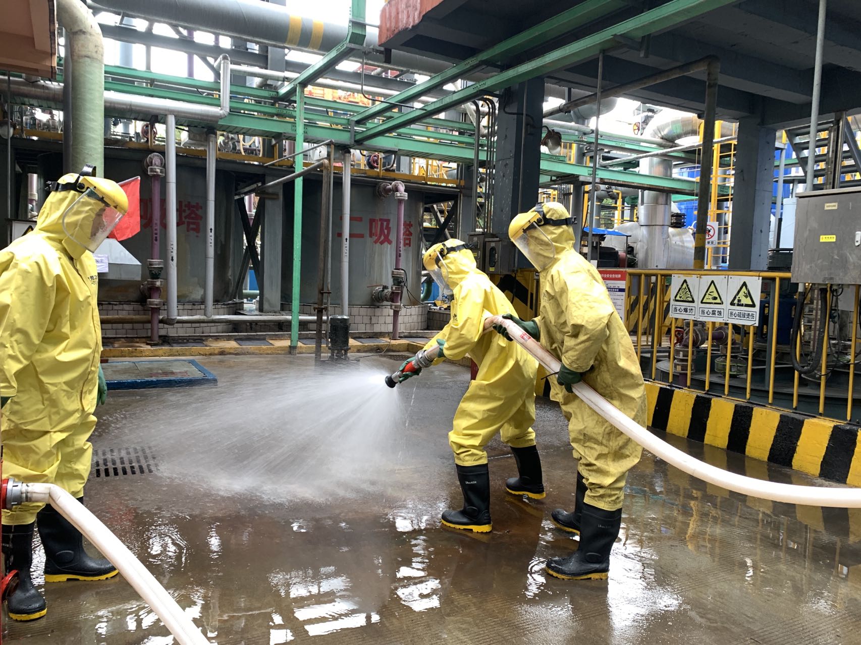 把“安全管理”这张网织密织实