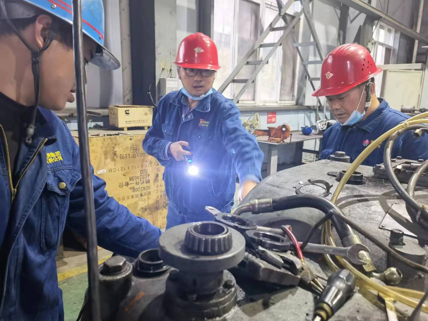 胡刚——设备战线上一块好钢 胡刚——设备战线上一块好钢