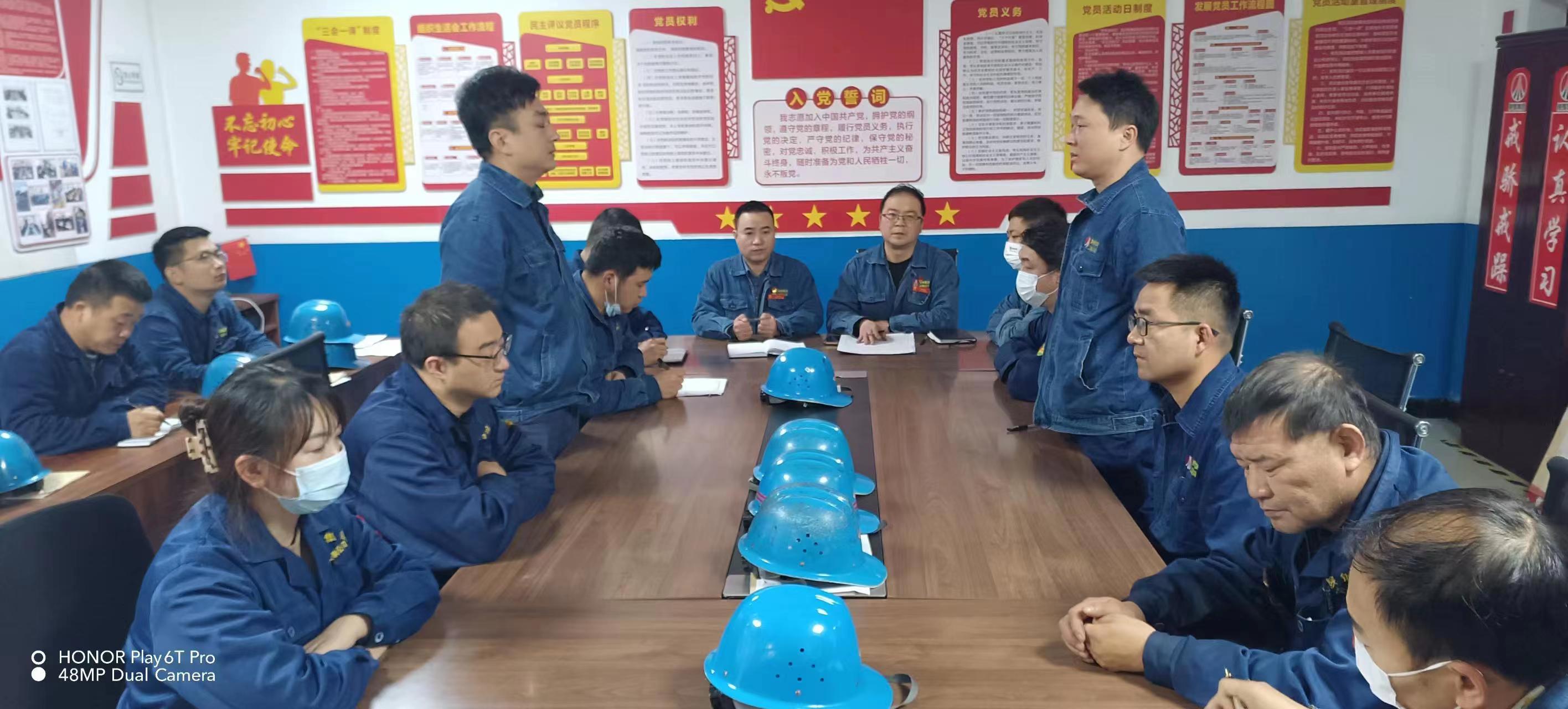 “一站、一会、一室”打造人才“梦工厂” “一站、一会、一室”打造人才“梦工厂”