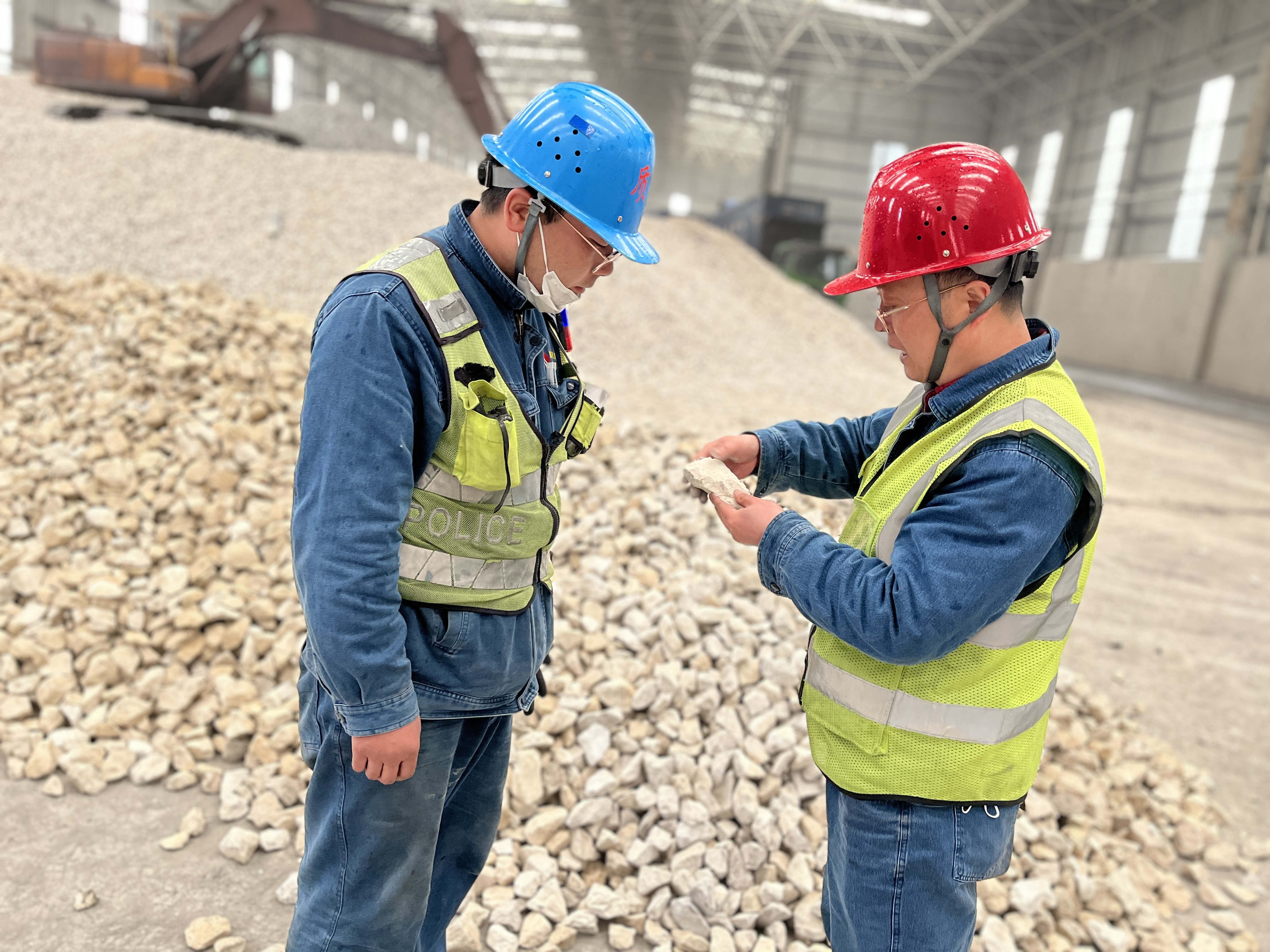 亮出“四把利剑”锤炼过硬作风 亮出“四把利剑”锤炼过硬作风